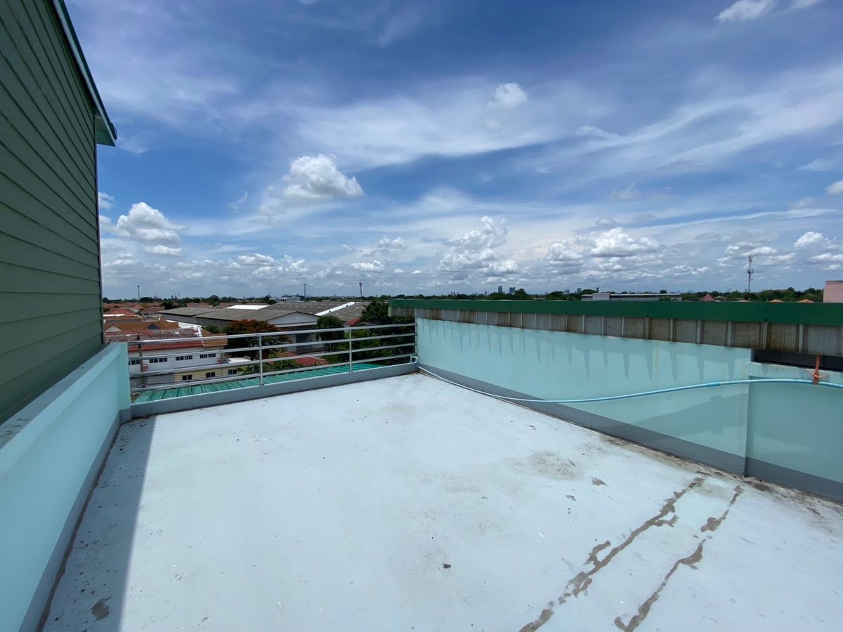 ขายอาคารพาณิชย์นนทบุรี บางใหญ่ บางบัวทอง : ขายโฮมออฟฟิต 3ชั้นครึ่ง ซอยกรมที่ดินนนทบุรีสาขาบางบัวทอง โซนหน้าหมู่บ้านภัทรนิเวศน์ ลากูน