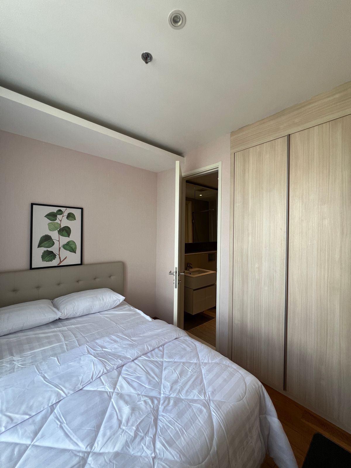 ให้เช่าคอนโดสุขุมวิท อโศก ทองหล่อ : ให้เช่า คอนโด 2 นอน 2 น้ำ ห้องกว้าง สวย วิวดี เฟอร์นิเจอร์ครบ พร้อมอยู่ ใกล้ BTS พร้อมพงษ์