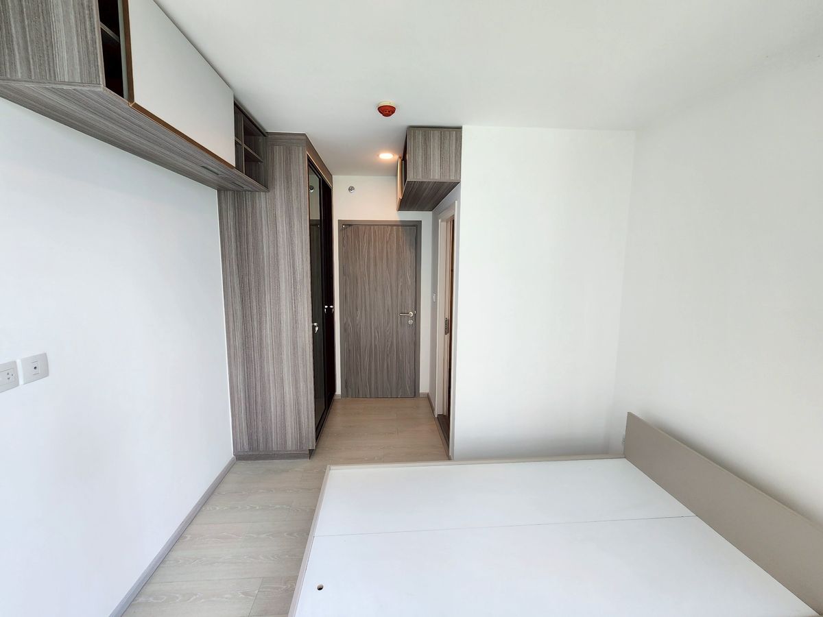 For SaleCondoVipawadee, Don Mueang, Lak Si : New condo for sale, never lived in, Knightsbridge Phahonyothin Interchange, corner room, connected to 2 electric train lines.