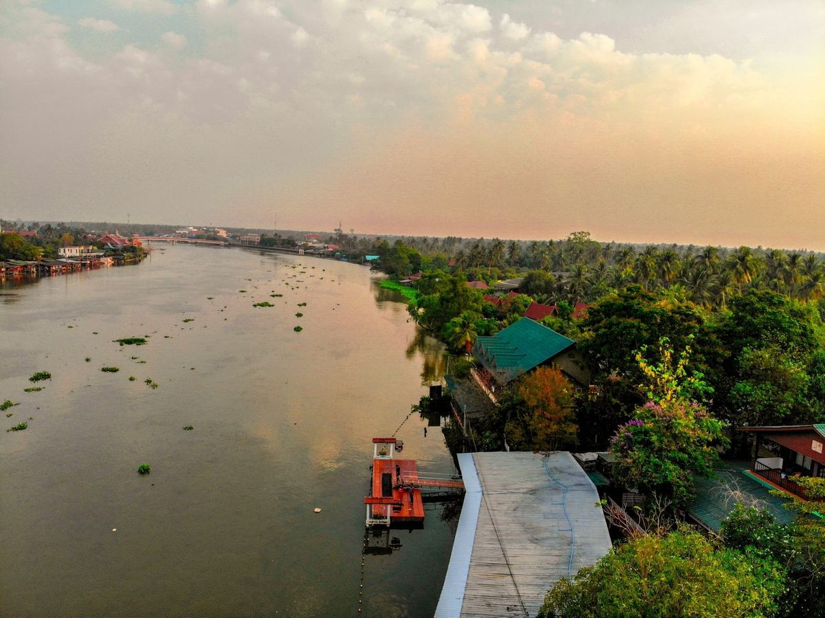 ขายที่ดินสมุทรสงคราม : ขายที่ดิน​ ติดริมน้ำแม่กลอง​ พร้อมสิ่งปลูกสร้าง​ เนื้อที่​ 8-2-53 ไร่ อ.บางคนที จ.สมุทรสงคราม