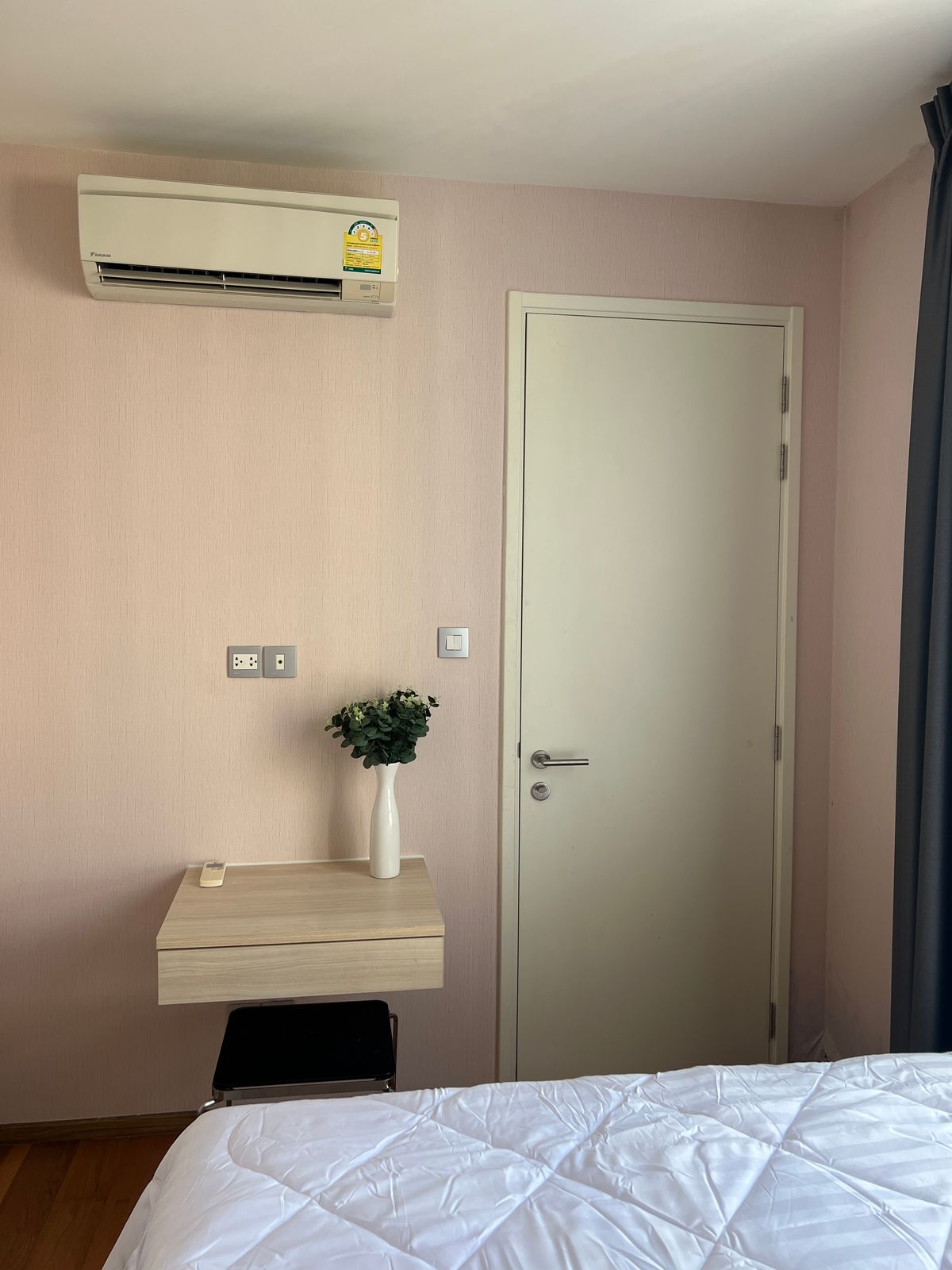 ให้เช่าคอนโดสุขุมวิท อโศก ทองหล่อ : ให้เช่า คอนโด 2 นอน 2 น้ำ ห้องกว้าง สวย วิวดี เฟอร์นิเจอร์ครบ พร้อมอยู่ ใกล้ BTS พร้อมพงษ์