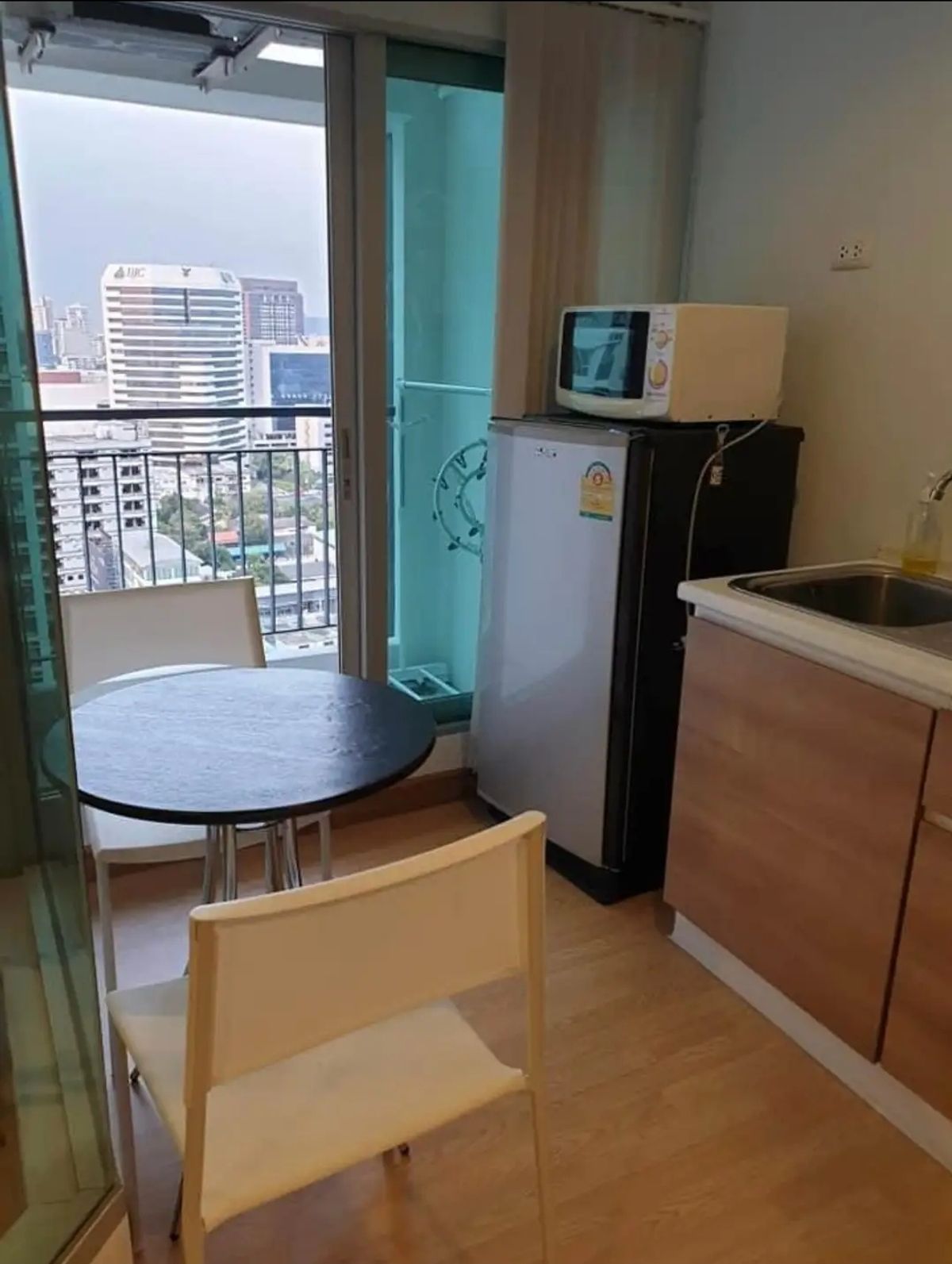 For RentCondoKhlongtoei, Kluaynamthai : For rent 📍 Aspire Rama 4 📍 Fully furnished and equipped, near BTS Ekkamai