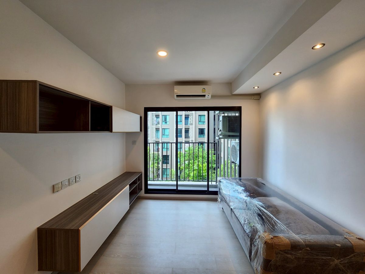 For SaleCondoVipawadee, Don Mueang, Lak Si : New condo for sale, never lived in, Knightsbridge Phahonyothin Interchange, corner room, connected to 2 electric train lines.