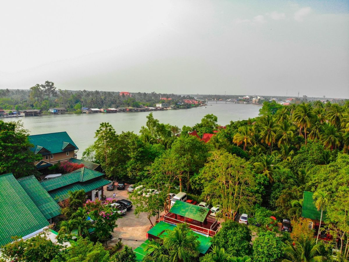 ขายที่ดินสมุทรสงคราม : ขายที่ดิน​ ติดริมน้ำแม่กลอง​ พร้อมสิ่งปลูกสร้าง​ เนื้อที่​ 8-2-53 ไร่ อ.บางคนที จ.สมุทรสงคราม