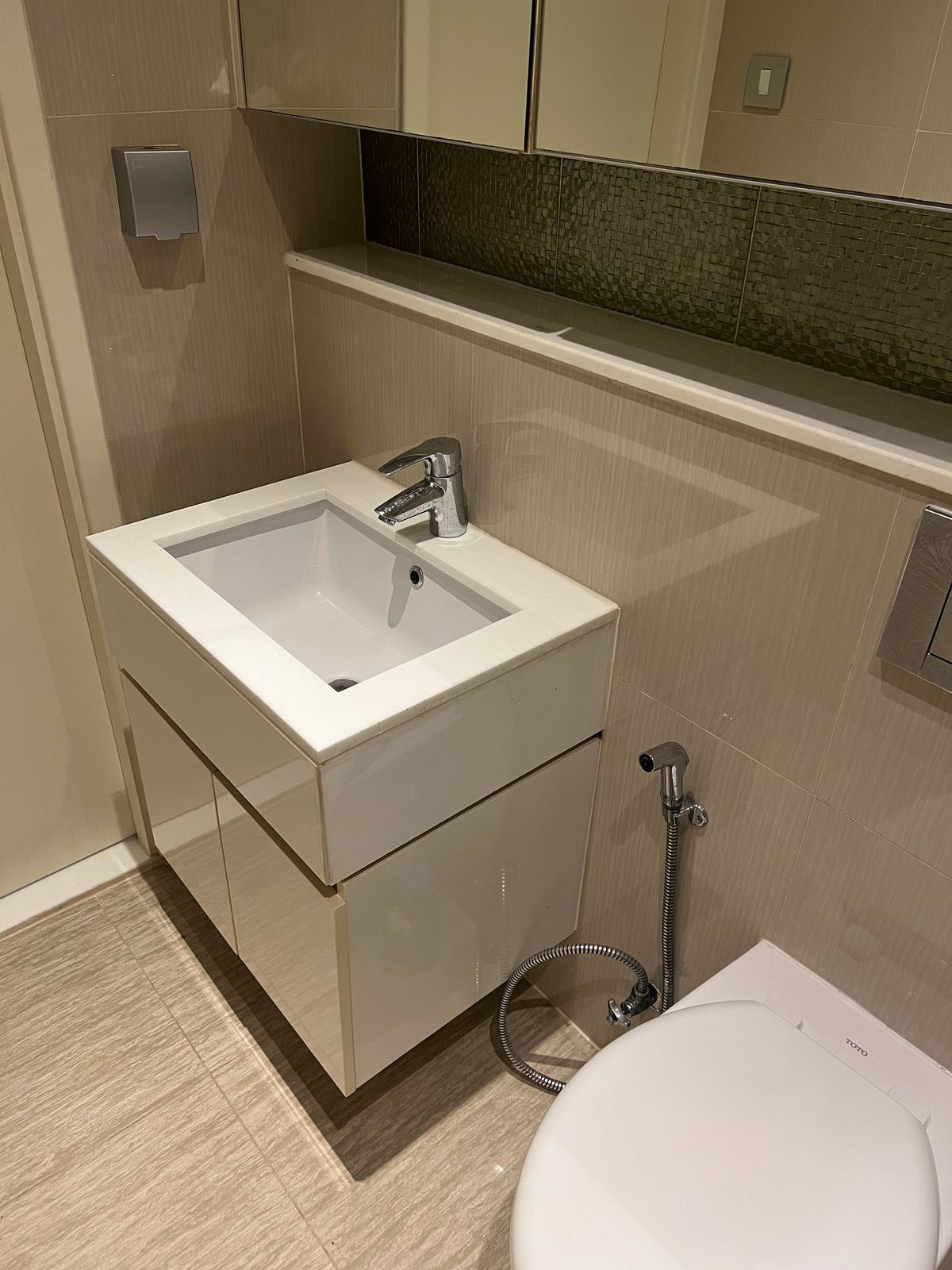 ให้เช่าคอนโดสุขุมวิท อโศก ทองหล่อ : ให้เช่า คอนโด 2 นอน 2 น้ำ ห้องกว้าง สวย วิวดี เฟอร์นิเจอร์ครบ พร้อมอยู่ ใกล้ BTS พร้อมพงษ์