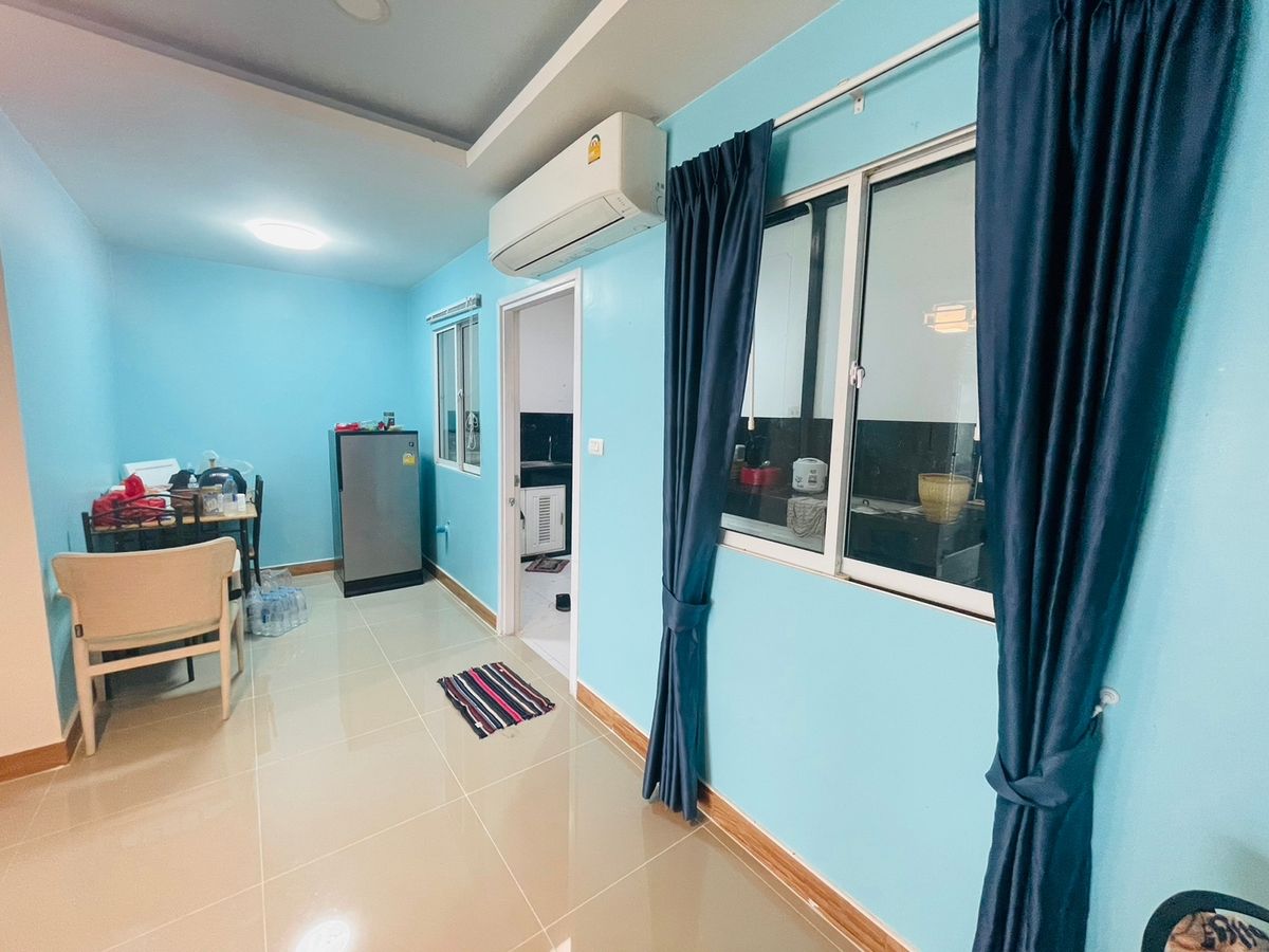 For SaleTownhomePathum Thani,Rangsit, Thammasat : Urgent sale, townhouse, corner house, 4 bedrooms, parking for 2 cars, Lalin Town Village, Lancio Crib Rangsit, Khlong 2.