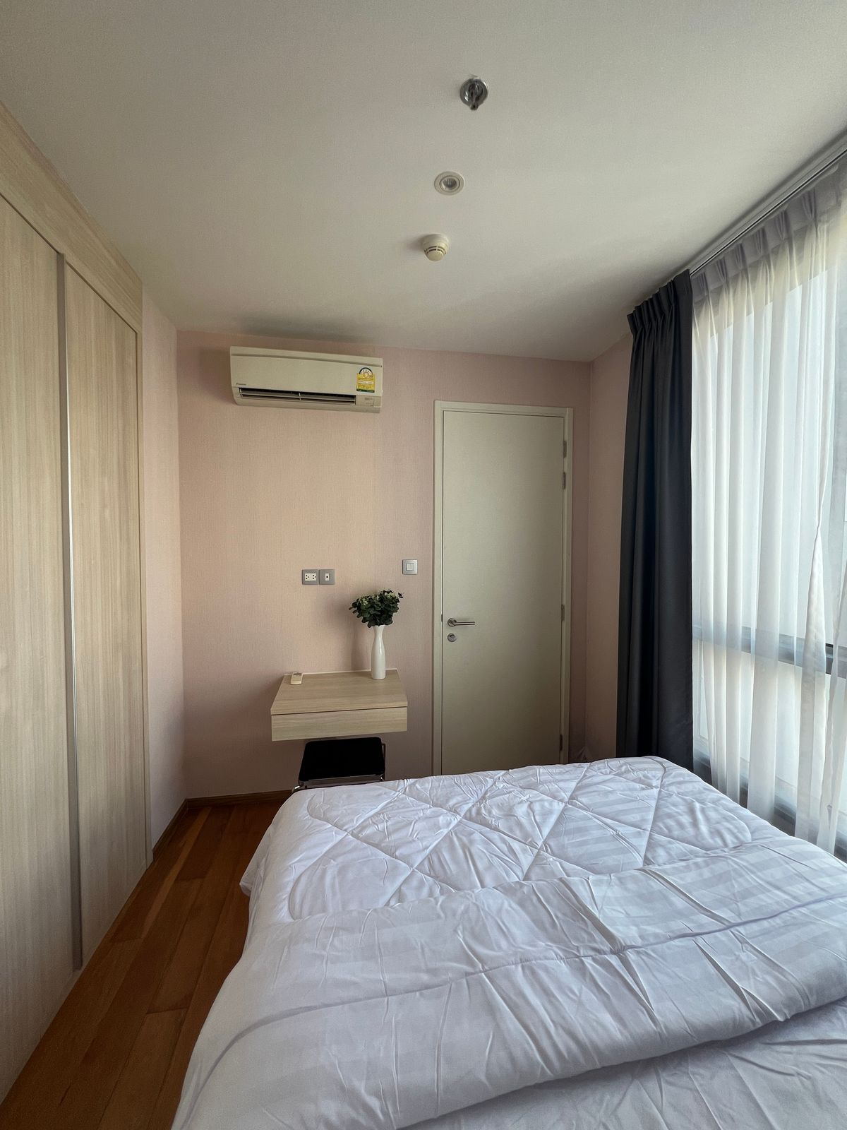 ให้เช่าคอนโดสุขุมวิท อโศก ทองหล่อ : ให้เช่า คอนโด 2 นอน 2 น้ำ ห้องกว้าง สวย วิวดี เฟอร์นิเจอร์ครบ พร้อมอยู่ ใกล้ BTS พร้อมพงษ์