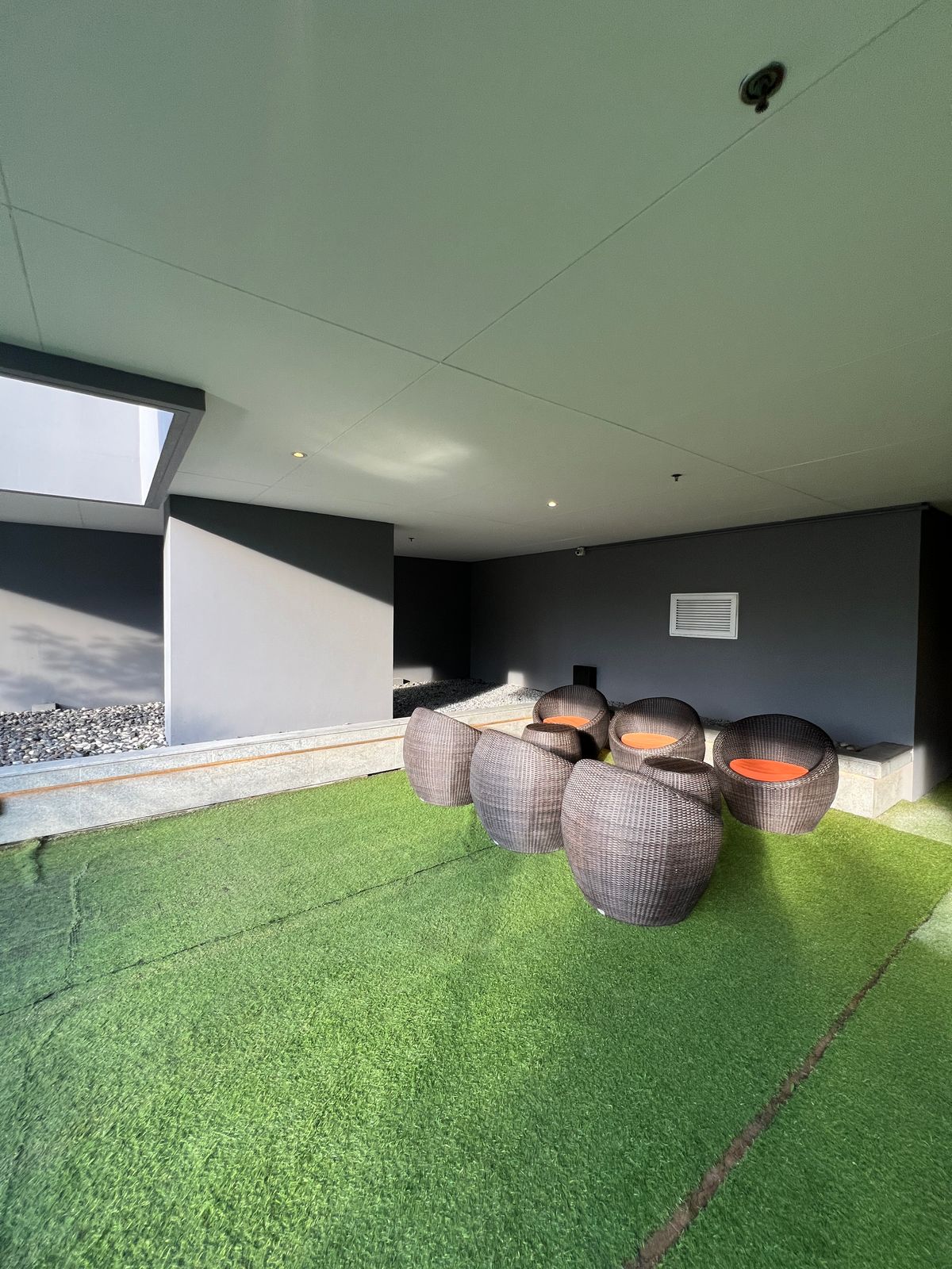 ให้เช่าคอนโดสุขุมวิท อโศก ทองหล่อ : ให้เช่า คอนโด 2 นอน 2 น้ำ ห้องกว้าง สวย วิวดี เฟอร์นิเจอร์ครบ พร้อมอยู่ ใกล้ BTS พร้อมพงษ์