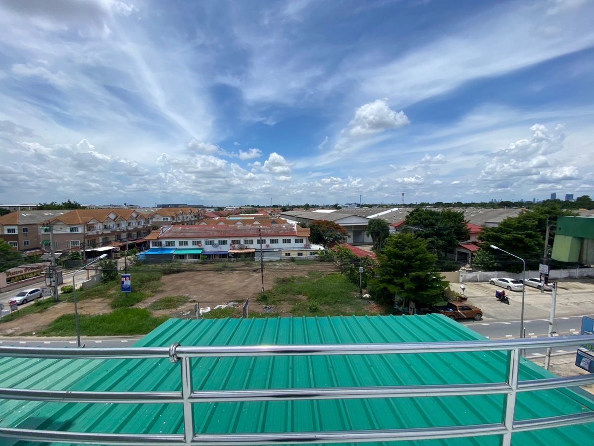 ขายอาคารพาณิชย์นนทบุรี บางใหญ่ บางบัวทอง : ขายโฮมออฟฟิต 3ชั้นครึ่ง ซอยกรมที่ดินนนทบุรีสาขาบางบัวทอง โซนหน้าหมู่บ้านภัทรนิเวศน์ ลากูน