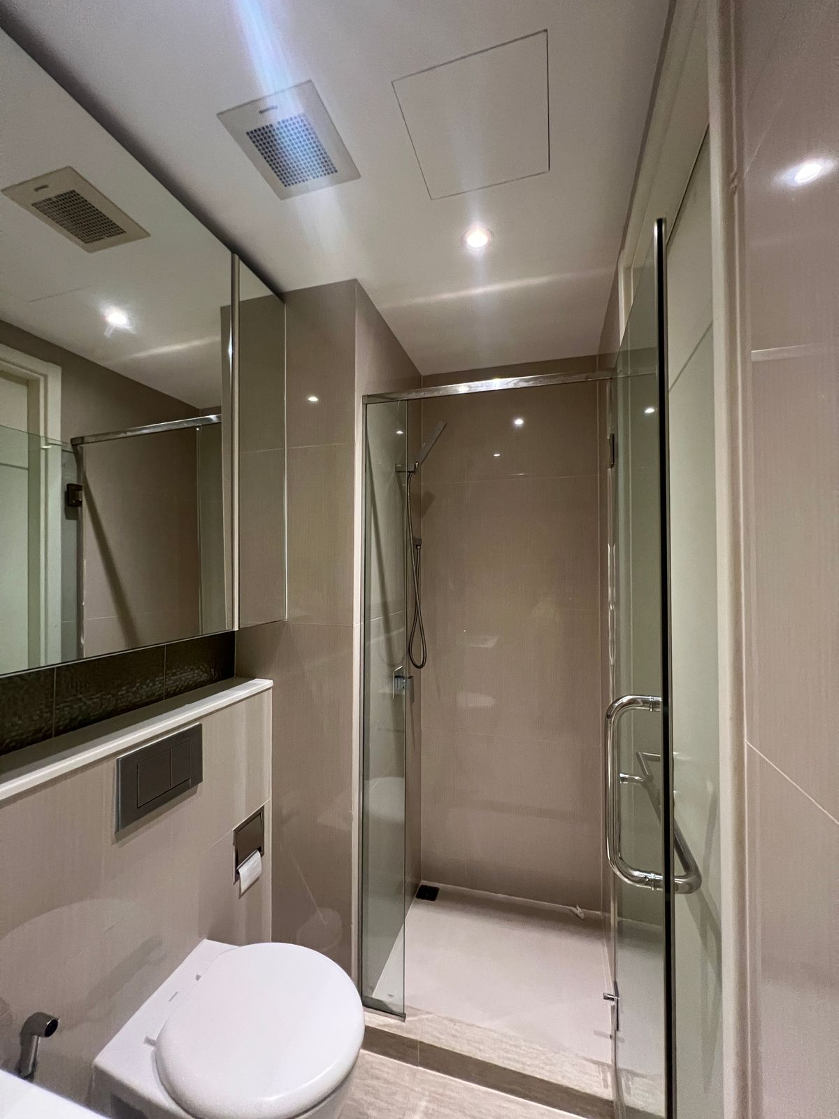 ให้เช่าคอนโดสุขุมวิท อโศก ทองหล่อ : ให้เช่า คอนโด 2 นอน 2 น้ำ ห้องกว้าง สวย วิวดี เฟอร์นิเจอร์ครบ พร้อมอยู่ ใกล้ BTS พร้อมพงษ์