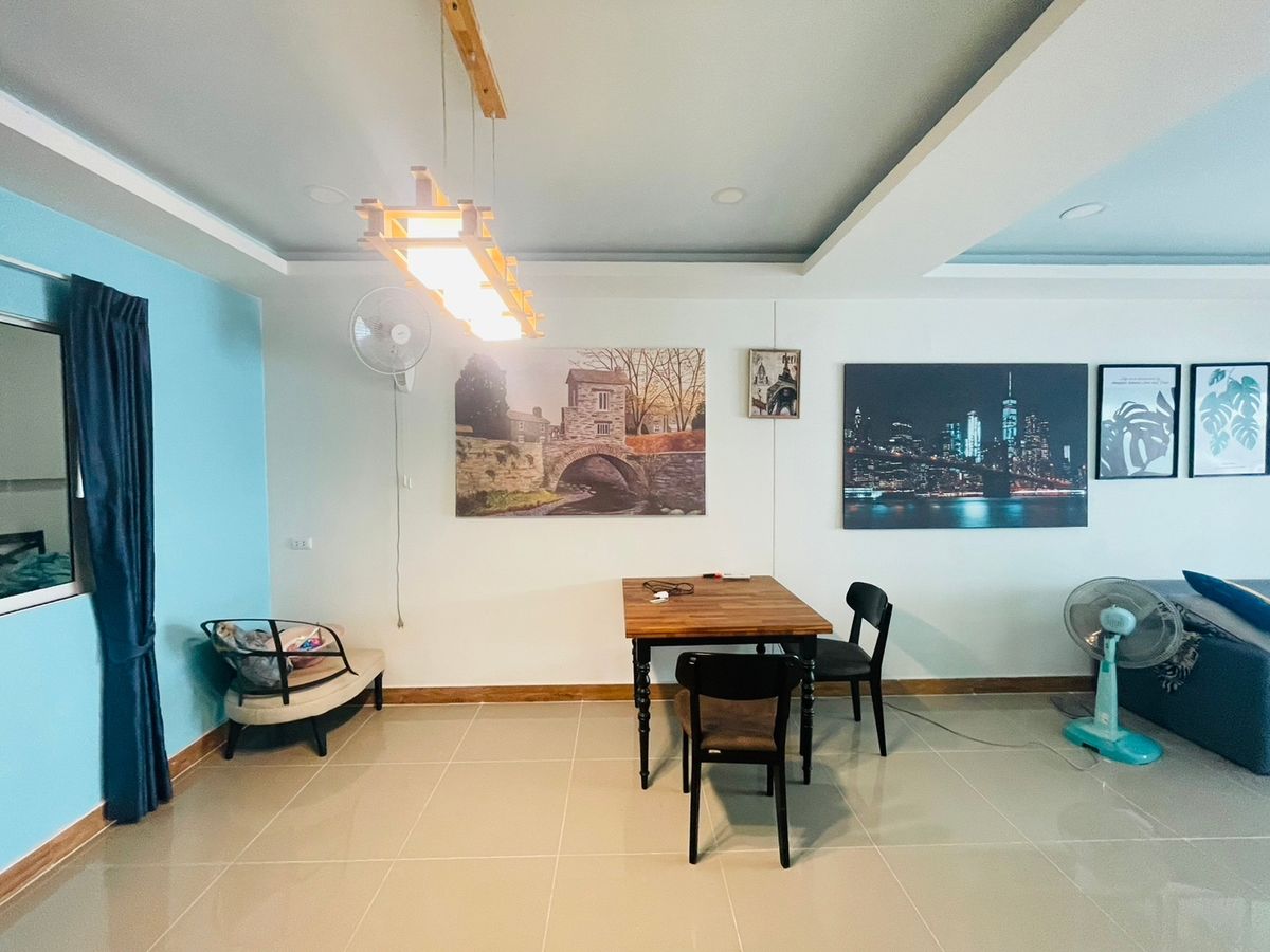 For SaleTownhomePathum Thani,Rangsit, Thammasat : Urgent sale, townhouse, corner house, 4 bedrooms, parking for 2 cars, Lalin Town Village, Lancio Crib Rangsit, Khlong 2.