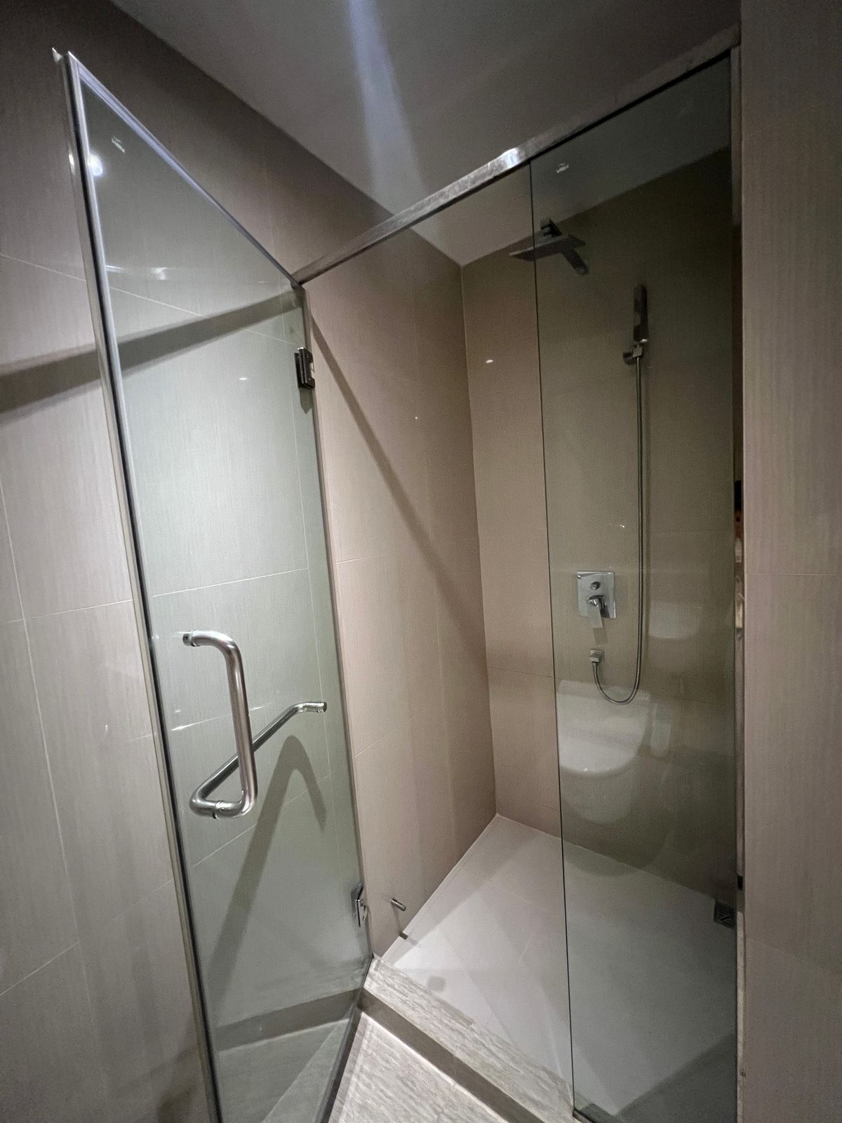 ให้เช่าคอนโดสุขุมวิท อโศก ทองหล่อ : ให้เช่า คอนโด 2 นอน 2 น้ำ ห้องกว้าง สวย วิวดี เฟอร์นิเจอร์ครบ พร้อมอยู่ ใกล้ BTS พร้อมพงษ์