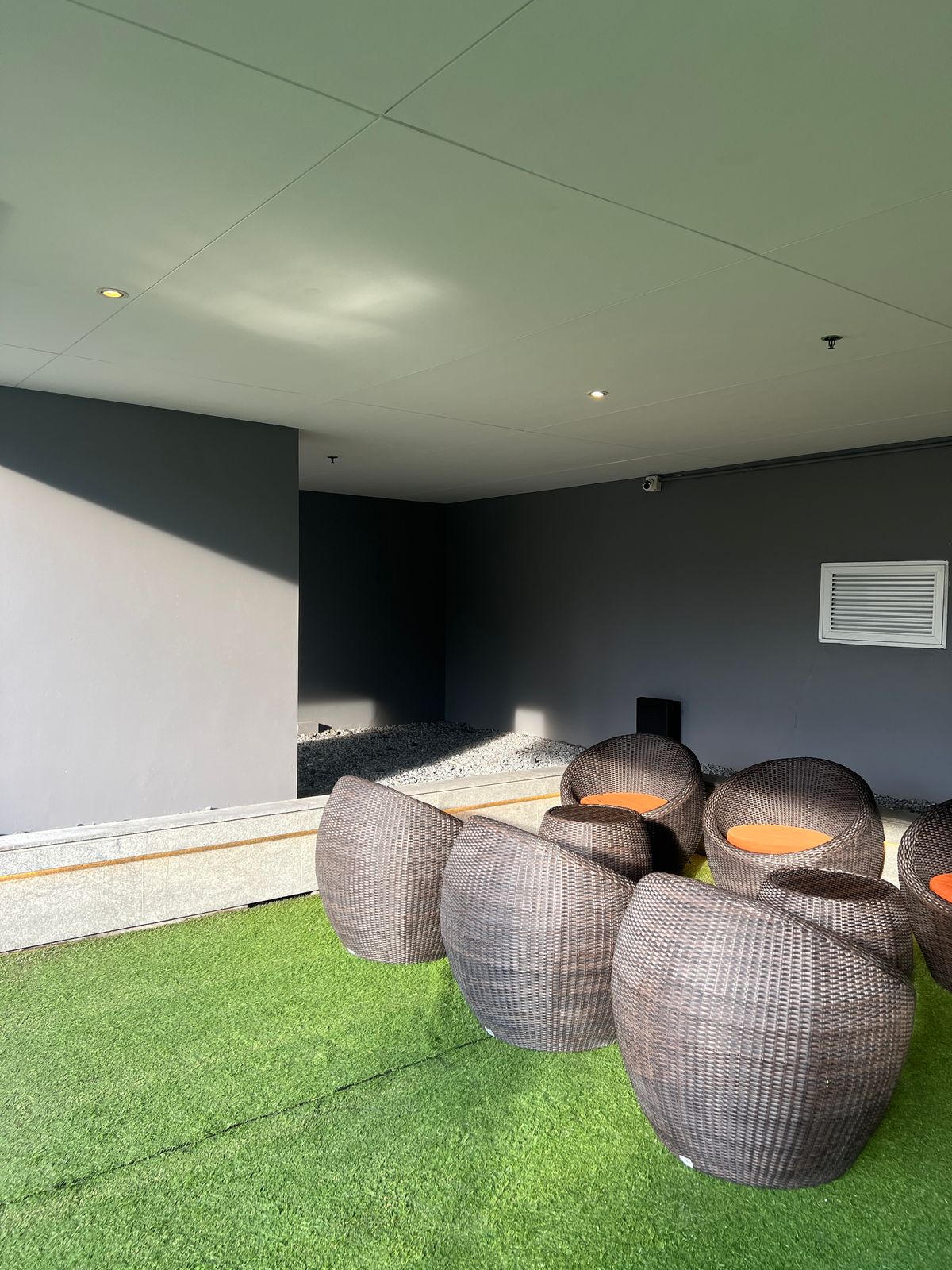 ให้เช่าคอนโดสุขุมวิท อโศก ทองหล่อ : ให้เช่า คอนโด 2 นอน 2 น้ำ ห้องกว้าง สวย วิวดี เฟอร์นิเจอร์ครบ พร้อมอยู่ ใกล้ BTS พร้อมพงษ์