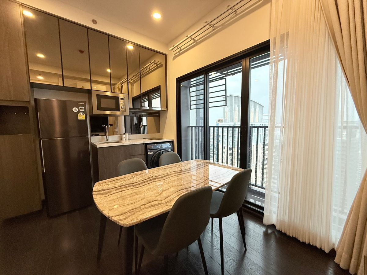 For RentCondoSukhumvit, Asoke, Thonglor : Beautiful room, good price, full central area, at the luxury condo Park Origin Thonglor 2Bedrooms, 30+ floor, good location, near BTS 🚝 Thonglor, ready to move in.