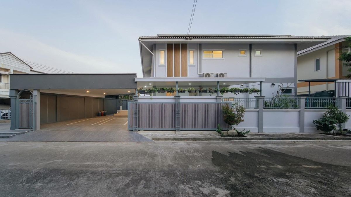 เชียงใหม่ : Pool Villa “หมู่บ้านเวิร์ลคลับแลนด์” บ้านทำเลดี–พื้นที่ใหญ่–พร้อมสระว่ายน้ำ ตกแต่งใหม่ทั้งหลัง สวยพร้อมอยู่