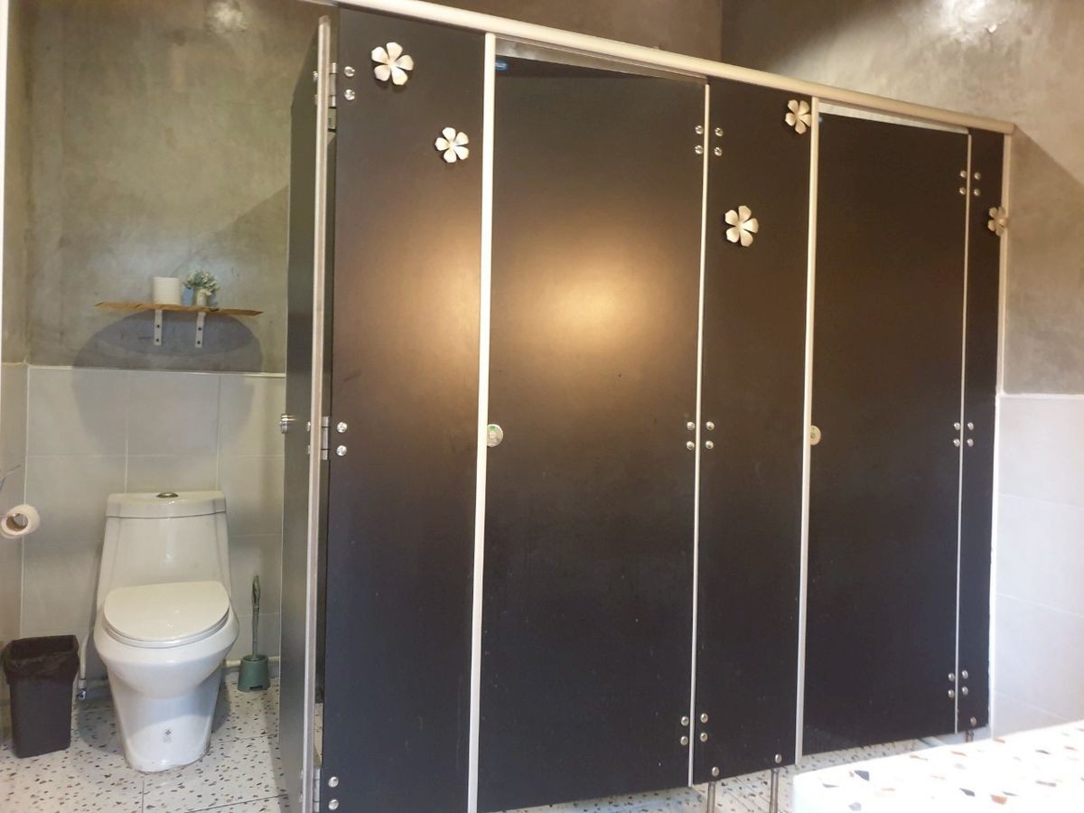 For SaleRetail SpaceSathorn, Narathiwat : Korean and Japanese restaurants for sale Next to the main road opposite Lotus Rama 3, near Central Department Store and Terminal 21.