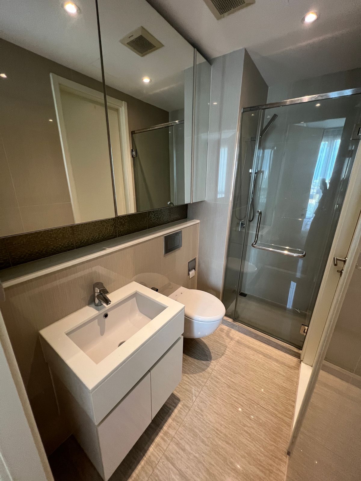 ให้เช่าคอนโดสุขุมวิท อโศก ทองหล่อ : ให้เช่า คอนโด 2 นอน 2 น้ำ ห้องกว้าง สวย วิวดี เฟอร์นิเจอร์ครบ พร้อมอยู่ ใกล้ BTS พร้อมพงษ์