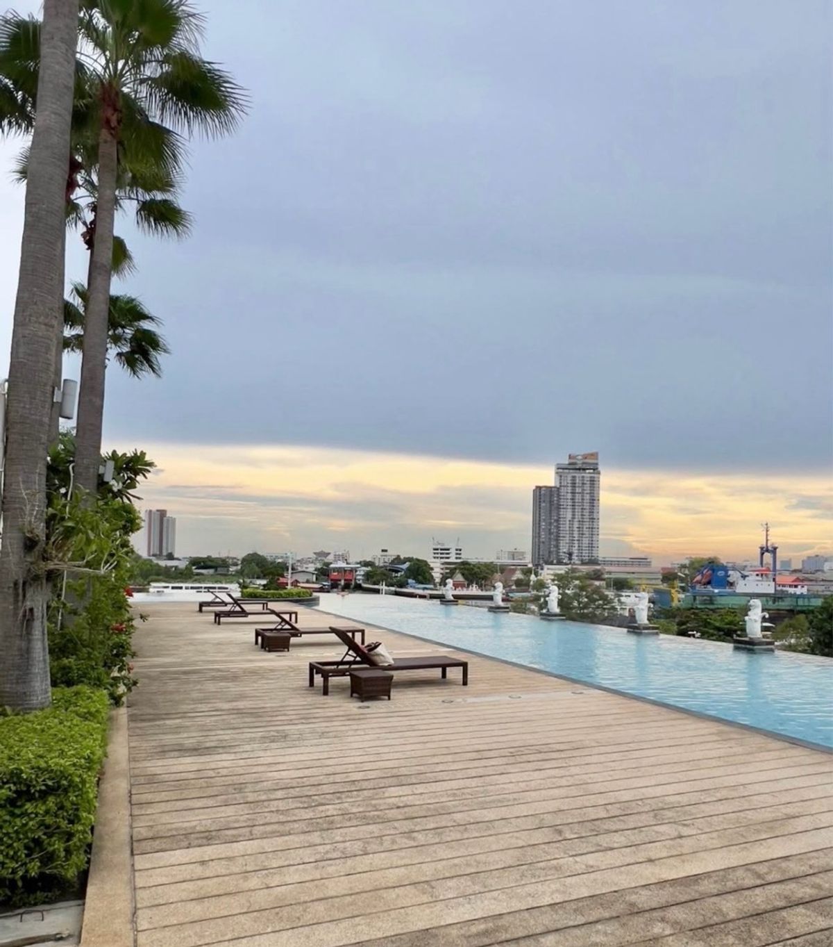 ขายคอนโดพระราม 3 สาธุประดิษฐ์ : 🌆Condo Supalai Casa Riva 2ห้องนอน วิวแม่น้ำและวิวสระ