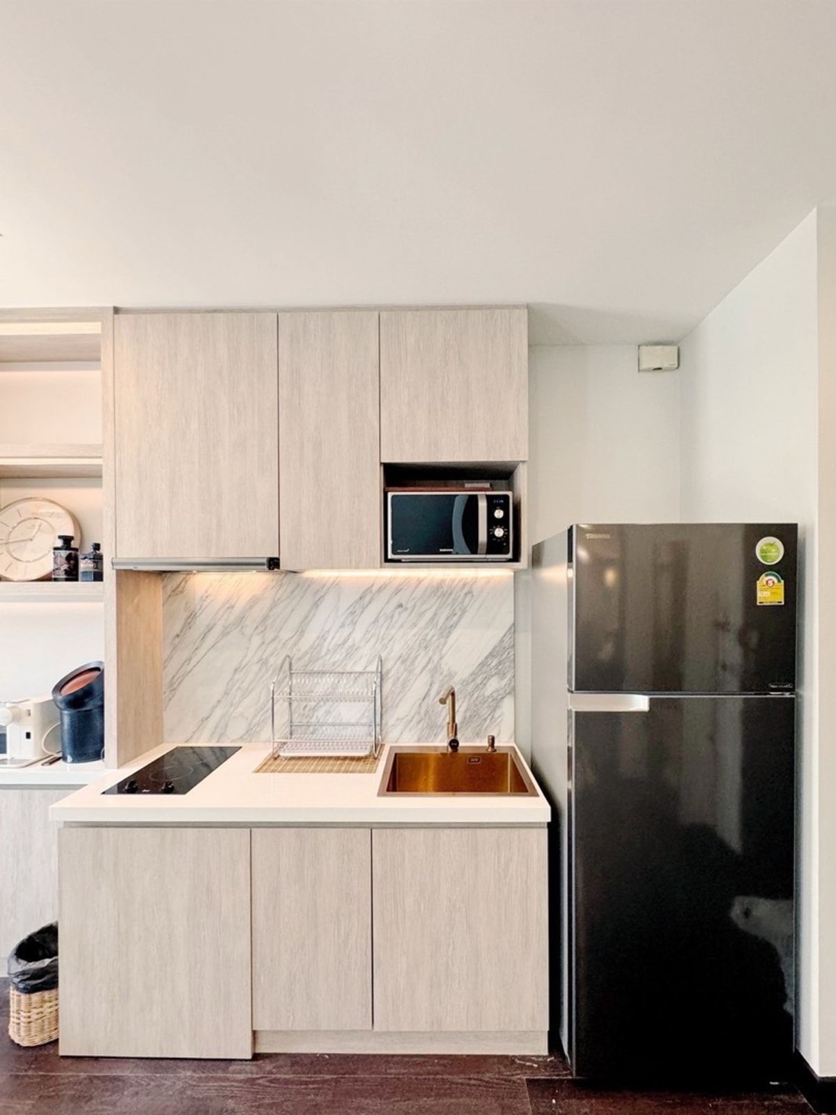 ขายคอนโดราชเทวี พญาไท : นักลงทุนไม่ควรพลาด!ปัจจุบันมีผู้เช่าอยู่ รับรายได้ค่าเช่ายาวถึง 28 กุมภาพันธ์ 2569 ห้องสวย ตรงตามหลักฮวงจุ้ย ระเบียงเห็นวิว Central World อย่างชัดเจน  ห้องสภาพดี เหมาะทั้งสำหรับซื้ออยู่อาศัยเอง หรือซื้อเพื่อลงทุนเก็บผลตอบแทน