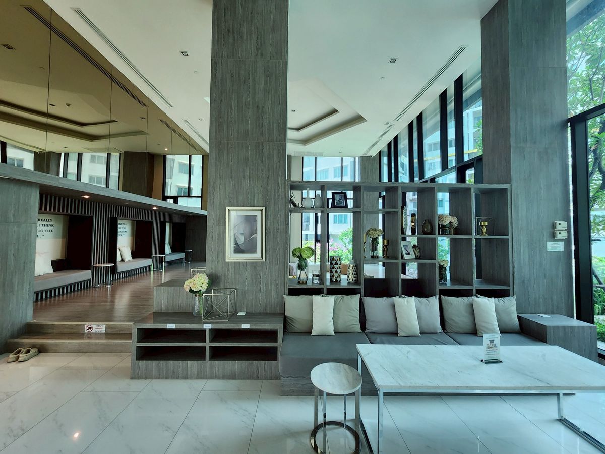 For SaleCondoVipawadee, Don Mueang, Lak Si : New condo for sale, never lived in, Knightsbridge Phahonyothin Interchange, corner room, connected to 2 electric train lines.