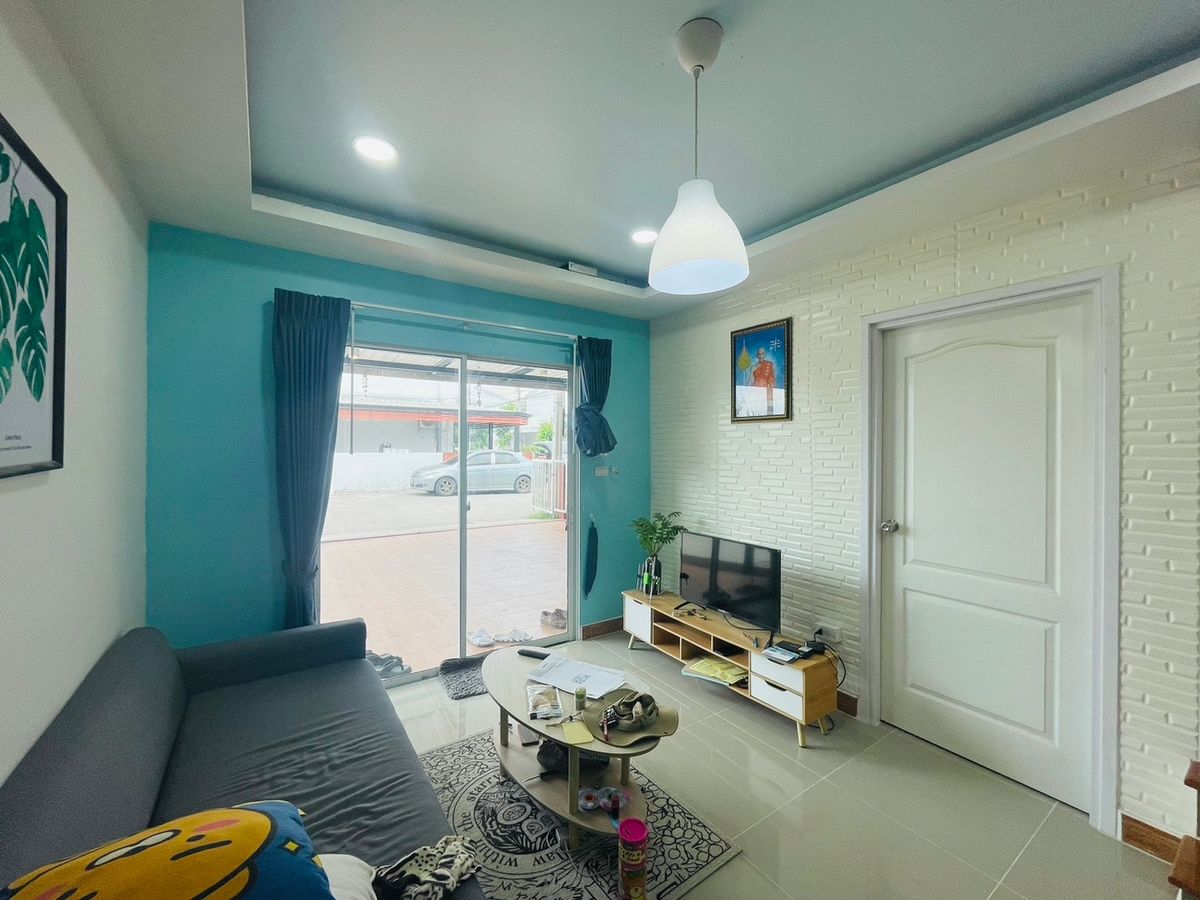 For SaleTownhomePathum Thani,Rangsit, Thammasat : Urgent sale, townhouse, corner house, 4 bedrooms, parking for 2 cars, Lalin Town Village, Lancio Crib Rangsit, Khlong 2.
