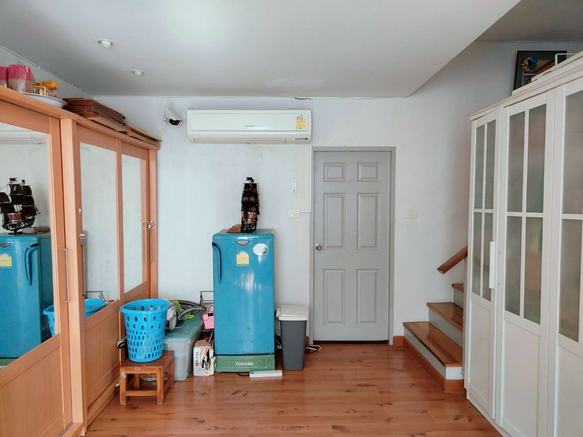 For SaleTownhomePattanakan, Srinakarin : Urgent sale townhome in prime location, near BTS On Nut, convenient, easy travel.