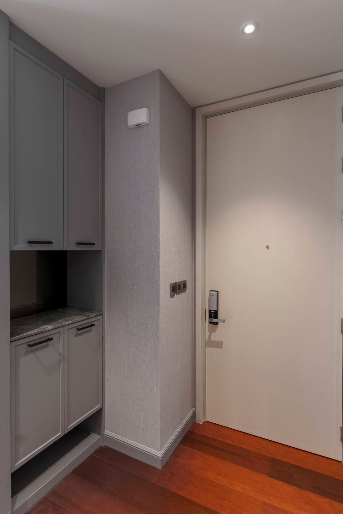 For RentCondoSukhumvit, Asoke, Thonglor : 💥SL-9160💥KHUN by YOO inspired by Starck 👉Line : @primahome