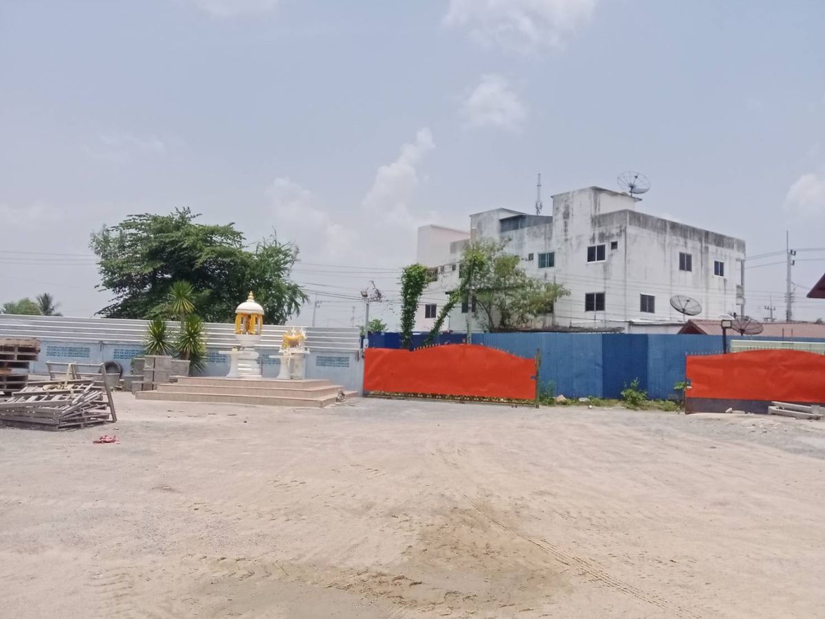 ที่ดินลพบุรี : ขายและให้เช่าที่ดินพร้อมสิ่งปลูกสร้าง อาคารพาณิชย์ 2 ชั้นครึ่ง และพื้นที่โดยรอบ ต.สระโบสถ์ อ.สระโบสถ์ จ.สระบุรี