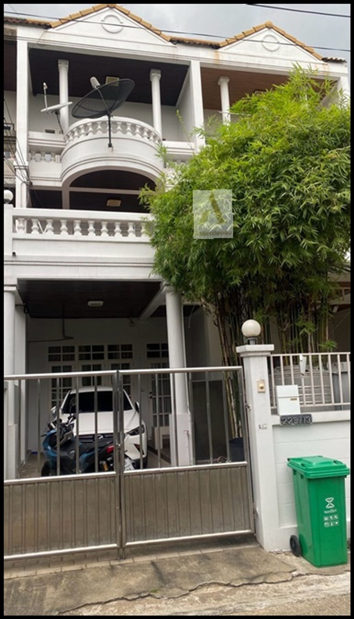 For RentHome OfficeRatchadapisek, Huaikwang, Suttisan : Home Office Ratchada Home office near the BTS Home Office Vibhavadi AT499 Home office for rent, 3-story townhome, Vibhavadi Ratchada, near MRT Ratchadaphisek, can register a company.