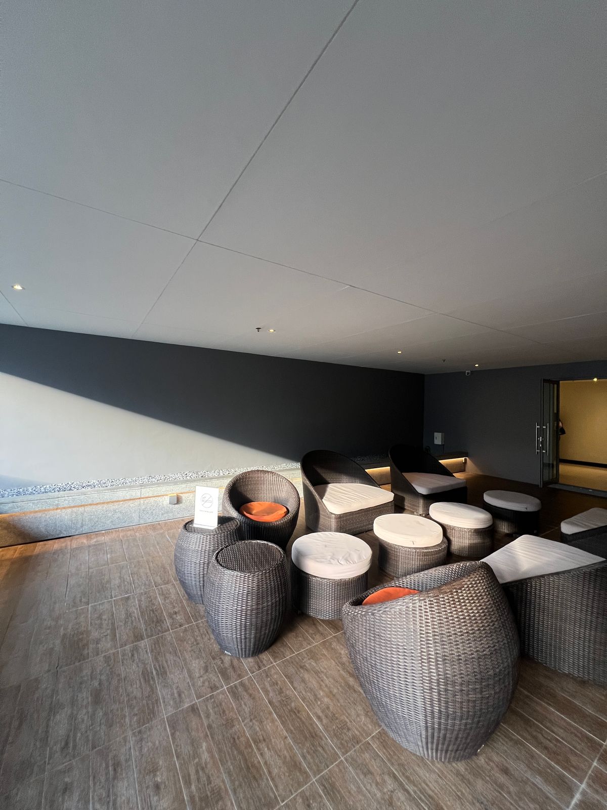 ให้เช่าคอนโดสุขุมวิท อโศก ทองหล่อ : ให้เช่า คอนโด 2 นอน 2 น้ำ ห้องกว้าง สวย วิวดี เฟอร์นิเจอร์ครบ พร้อมอยู่ ใกล้ BTS พร้อมพงษ์