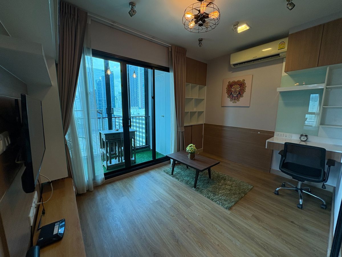 ให้เช่าคอนโดพระราม 9 เพชรบุรีตัดใหม่ RCA : ต่อรองได้Typeพิเศษหายาก ราคาถูกมาก - มีโซฟานะคะ - CondoLette Midst Rama9 - 35 sq.m. Only 18,500baht/month