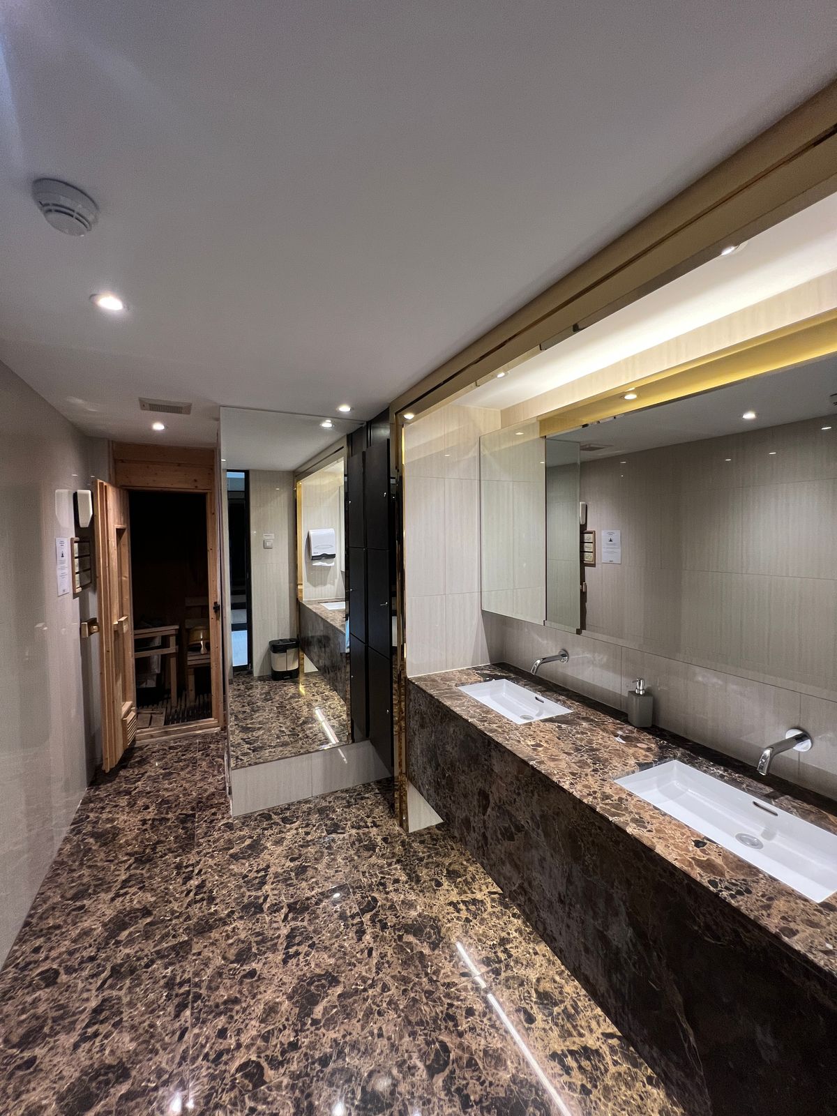 ให้เช่าคอนโดสุขุมวิท อโศก ทองหล่อ : ให้เช่า คอนโด 2 นอน 2 น้ำ ห้องกว้าง สวย วิวดี เฟอร์นิเจอร์ครบ พร้อมอยู่ ใกล้ BTS พร้อมพงษ์