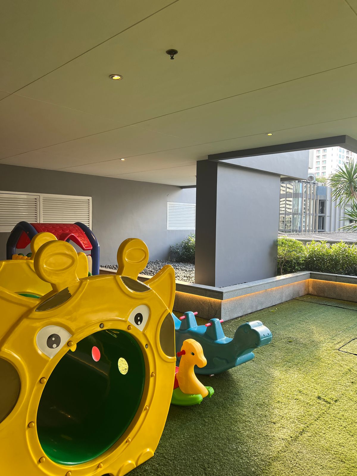 ให้เช่าคอนโดสุขุมวิท อโศก ทองหล่อ : ให้เช่า คอนโด 2 นอน 2 น้ำ ห้องกว้าง สวย วิวดี เฟอร์นิเจอร์ครบ พร้อมอยู่ ใกล้ BTS พร้อมพงษ์