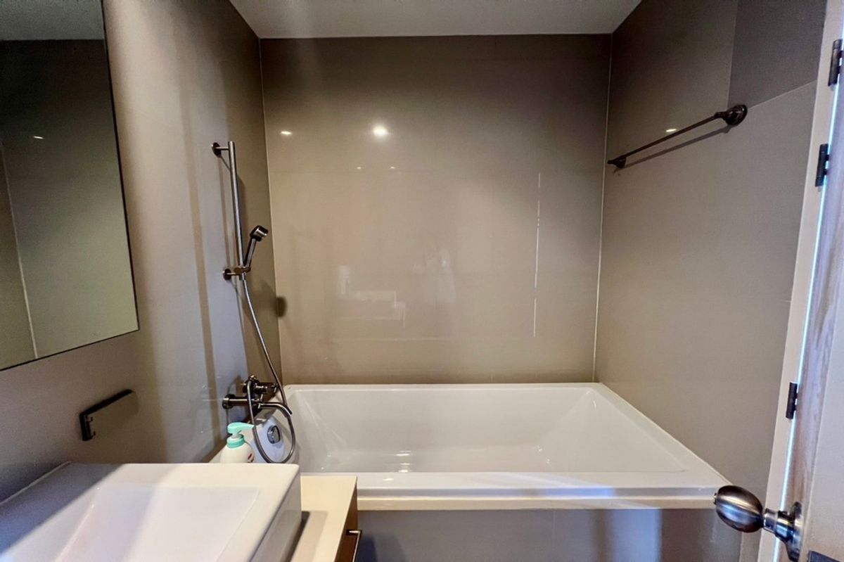 ขายคอนโดลาดพร้าว เซ็นทรัลลาดพร้าว : 🔥 สำหรับขาย !! วิวเมือง, ห้องมุม, ห้องอยู่ทิศใต้, ชั้นสูง 28++, ทำเลดี!! 🔥 Code C20251000047..........The Issara Ladprao, 2 ห้องนอน, 2 ห้องน้ำ, แต่งครบ, ราคาพิเศษ!!📣📣