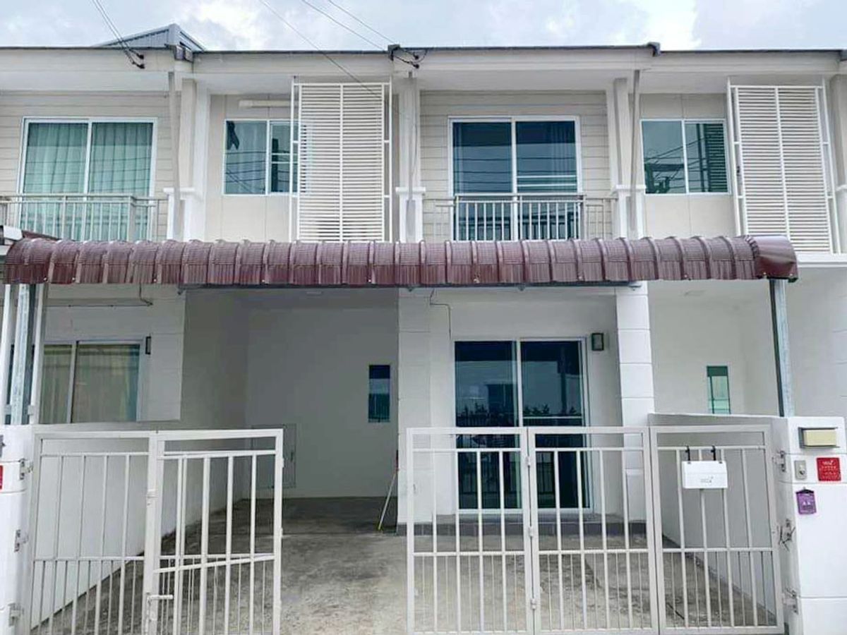 For RentTownhomeChiang Mai : Townhouse in the project For rent 15,000 baht per month, near Big C Mae Hia, only 5 minutes, No.9H969