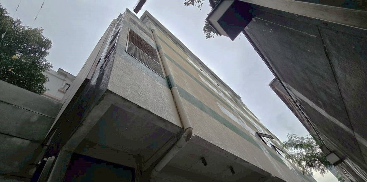 For RentShop HouseWitthayu, Chidlom, Langsuan, Ploenchit : Street-front retail space on Langsuan Road — ideal for all types of businesses ** NO CO-AGENT ** 