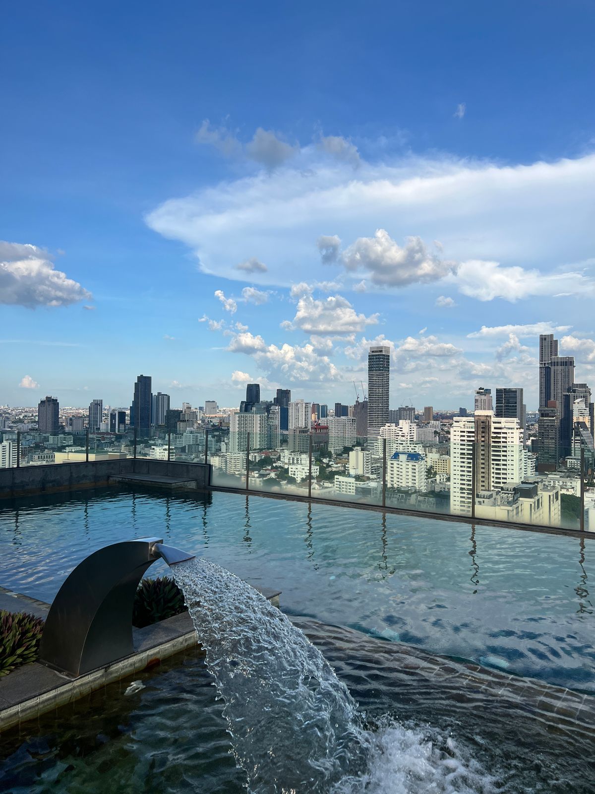 ให้เช่าคอนโดสุขุมวิท อโศก ทองหล่อ : ให้เช่า คอนโด 2 นอน 2 น้ำ ห้องกว้าง สวย วิวดี เฟอร์นิเจอร์ครบ พร้อมอยู่ ใกล้ BTS พร้อมพงษ์