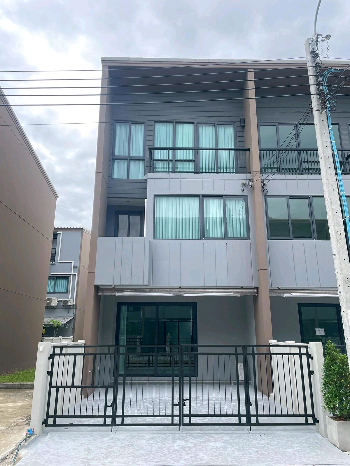 ให้เช่าทาวน์โฮมราษฎร์บูรณะ สุขสวัสดิ์ : 🏡 ปล่อยเช่าบ้านแปลงริม โครงการบ้านกลางเมือง The Edition สาทร - สุขสวัสดิ์