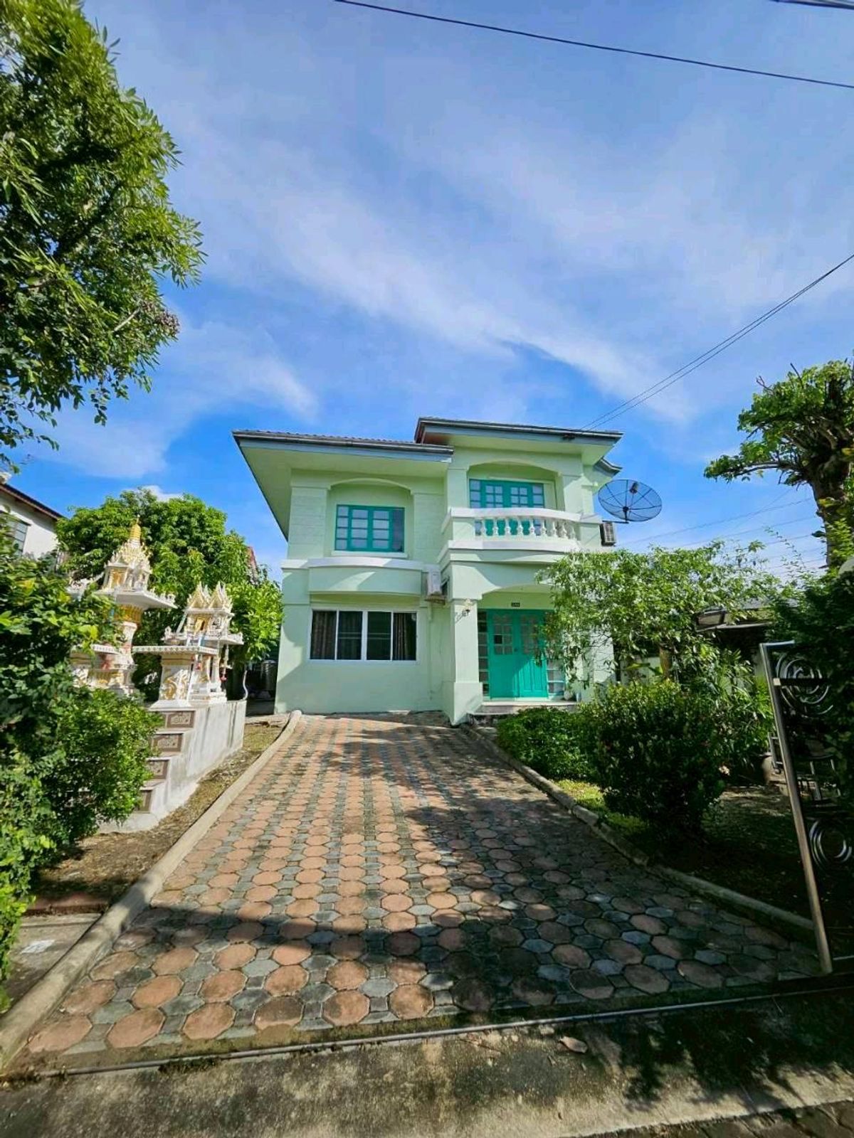 ขายบ้านเอกชัย บางบอน : บ้านเดี่ยวหลังมุม พร้อมสวนสีเขียวรอบบ้าน หมู่บ้านชัยพฤกษ์ บางบอน 77.5 ตร.ว. พื้นที่ใช้สอย 200 ตร.ม. 3 ห้องนอน 2 ห้องน้ำ เพียง 5.7 ล้าน ฟรีค่าโอน เดินทางสะดวกหลายเส้นทาง