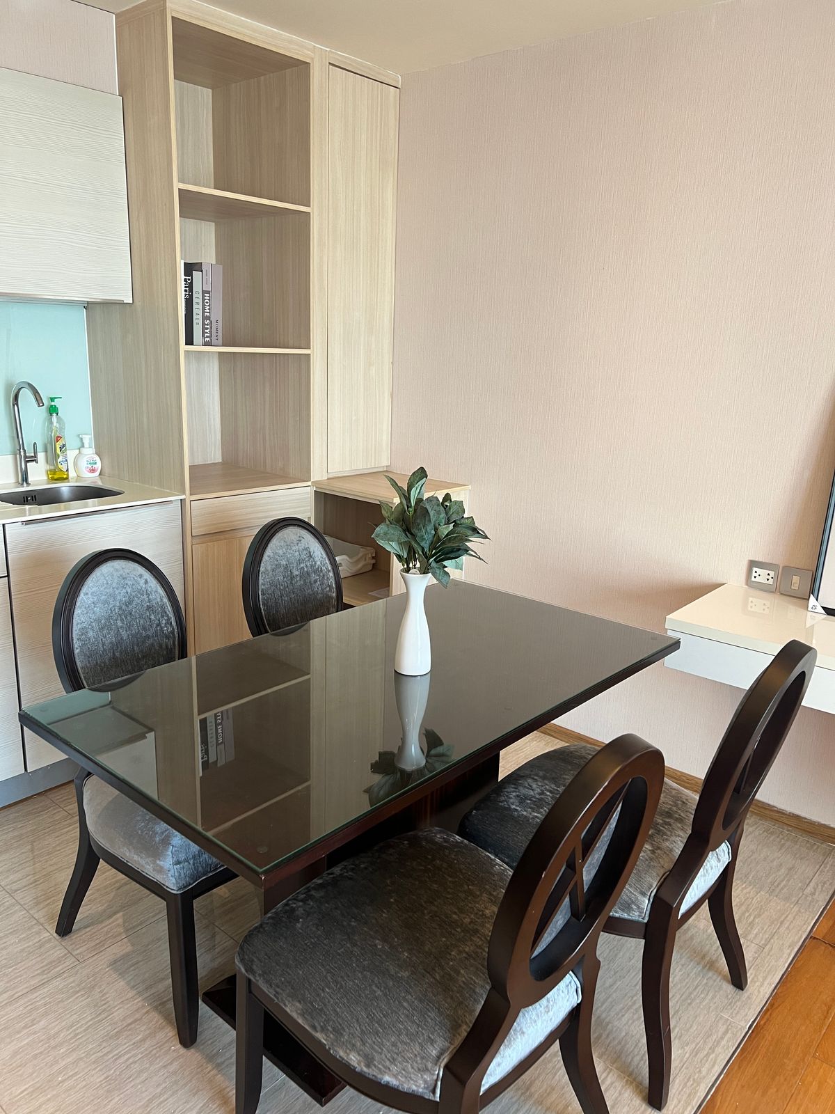 ให้เช่าคอนโดสุขุมวิท อโศก ทองหล่อ : ให้เช่า คอนโด 2 นอน 2 น้ำ ห้องกว้าง สวย วิวดี เฟอร์นิเจอร์ครบ พร้อมอยู่ ใกล้ BTS พร้อมพงษ์