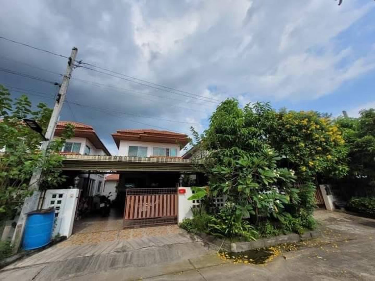 ให้เช่าบ้านลาดกระบัง สุวรรณภูมิ : ให้เช่าบ้านเดี่ยว หมู่บ้านทรัพย์เจริญ ฉลองกรุง 53 ใกล้ศูนย์กีฬาเฉลิมพระเกียรติ 72 พรรษา
