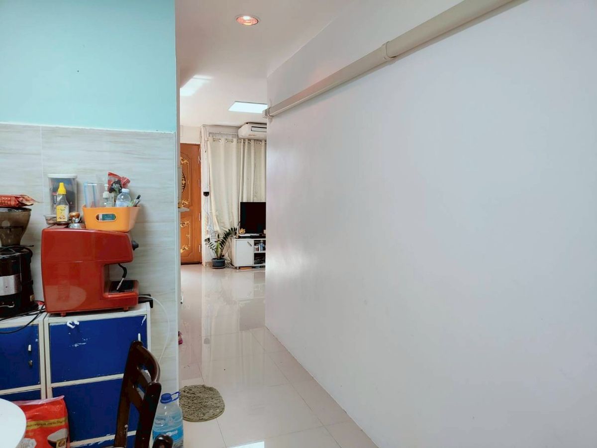 For SaleTownhomePattanakan, Srinakarin : Urgent sale townhome in prime location, near BTS On Nut, convenient, easy travel.