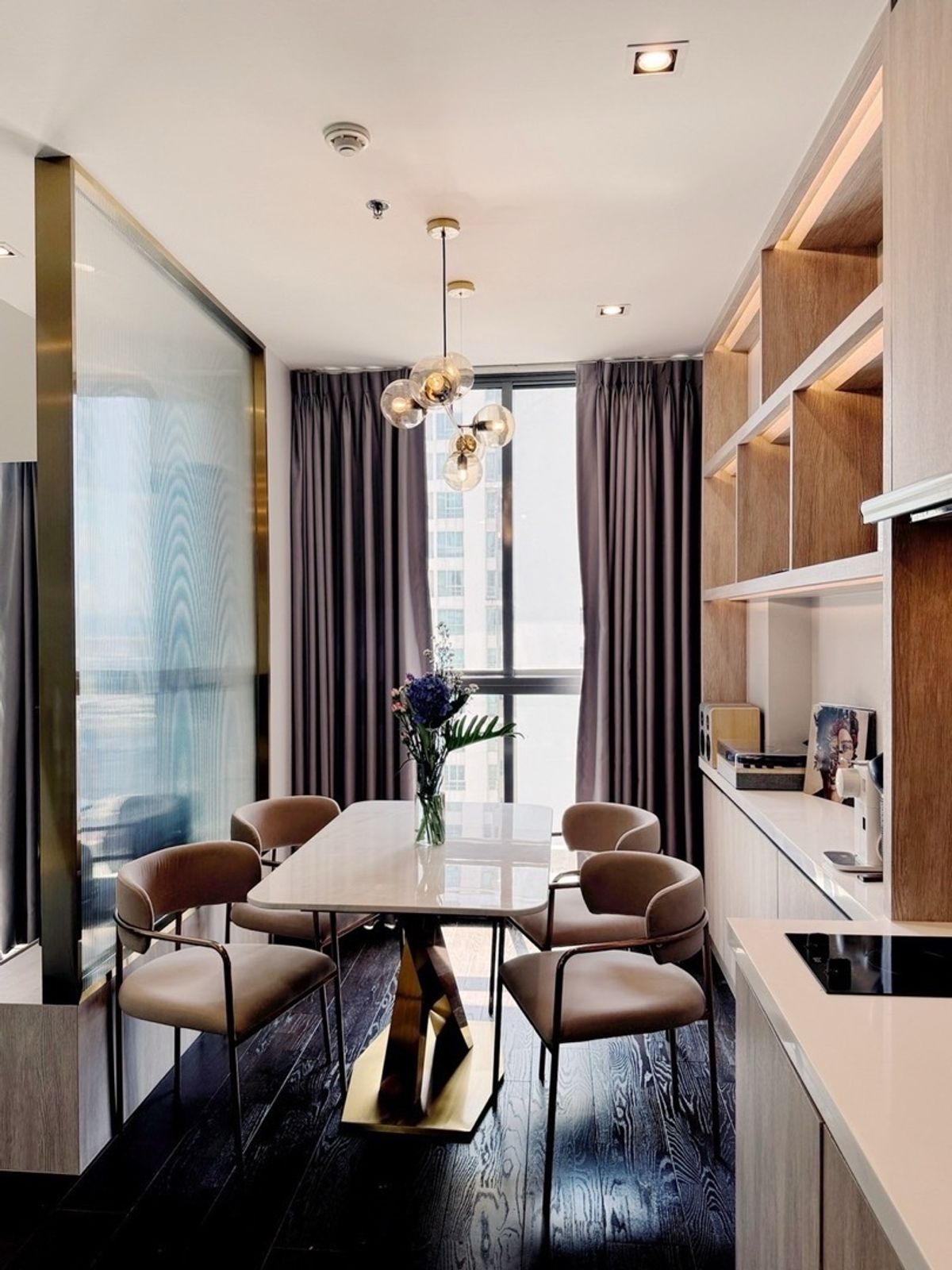 ขายคอนโดราชเทวี พญาไท : นักลงทุนไม่ควรพลาด!ปัจจุบันมีผู้เช่าอยู่ รับรายได้ค่าเช่ายาวถึง 28 กุมภาพันธ์ 2569 ห้องสวย ตรงตามหลักฮวงจุ้ย ระเบียงเห็นวิว Central World อย่างชัดเจน  ห้องสภาพดี เหมาะทั้งสำหรับซื้ออยู่อาศัยเอง หรือซื้อเพื่อลงทุนเก็บผลตอบแทน