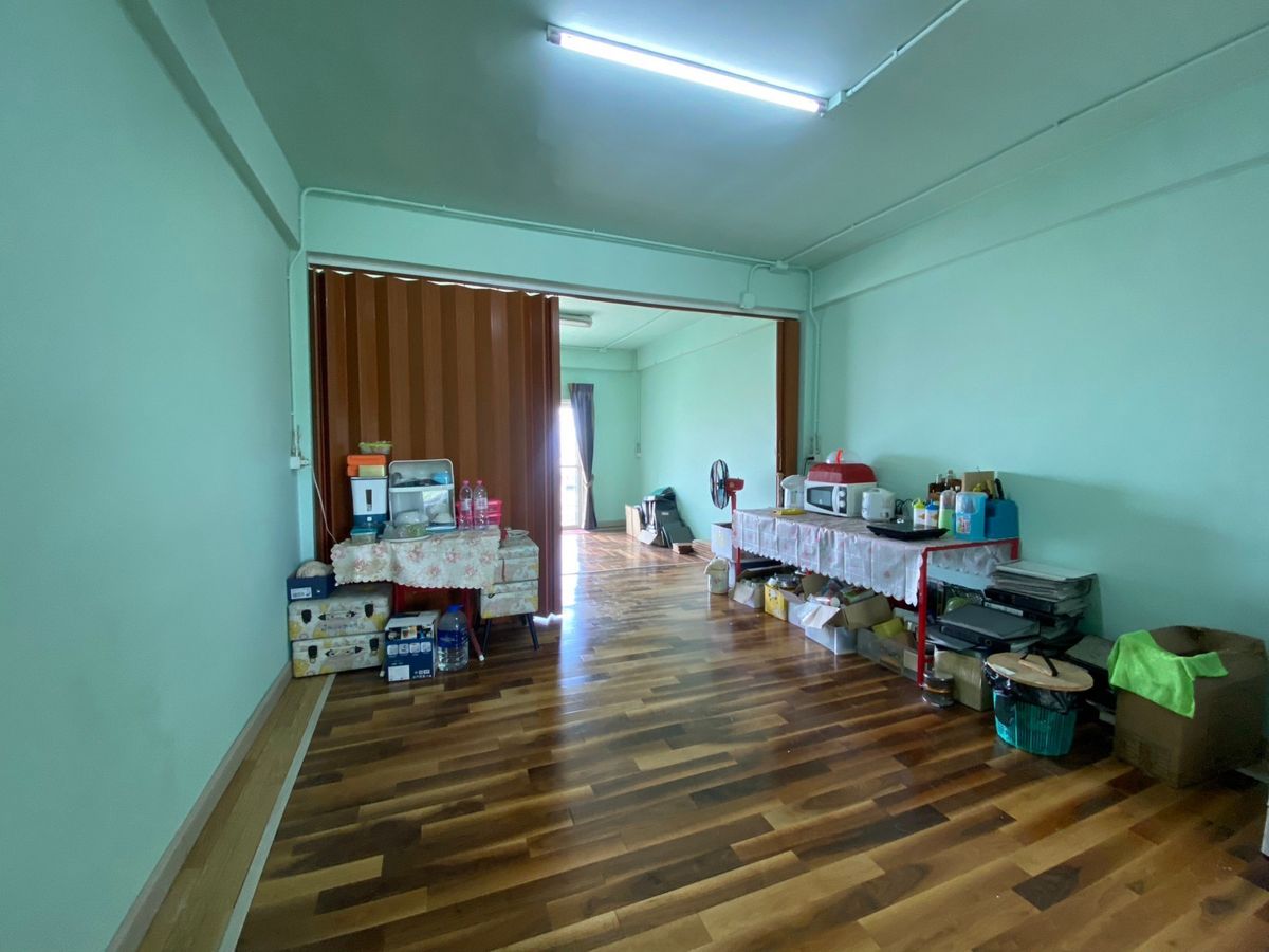 ขายอาคารพาณิชย์นนทบุรี บางใหญ่ บางบัวทอง : ขายโฮมออฟฟิต 3ชั้นครึ่ง ซอยกรมที่ดินนนทบุรีสาขาบางบัวทอง โซนหน้าหมู่บ้านภัทรนิเวศน์ ลากูน