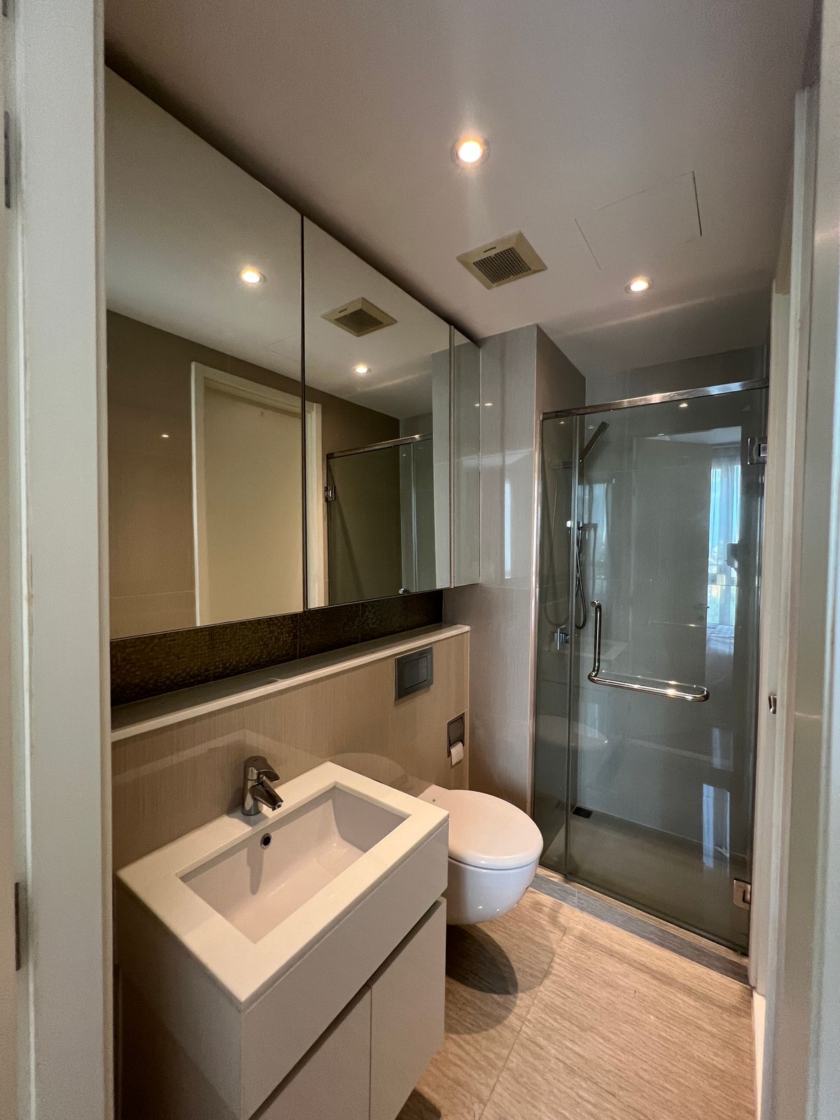 ให้เช่าคอนโดสุขุมวิท อโศก ทองหล่อ : ให้เช่า คอนโด 2 นอน 2 น้ำ ห้องกว้าง สวย วิวดี เฟอร์นิเจอร์ครบ พร้อมอยู่ ใกล้ BTS พร้อมพงษ์