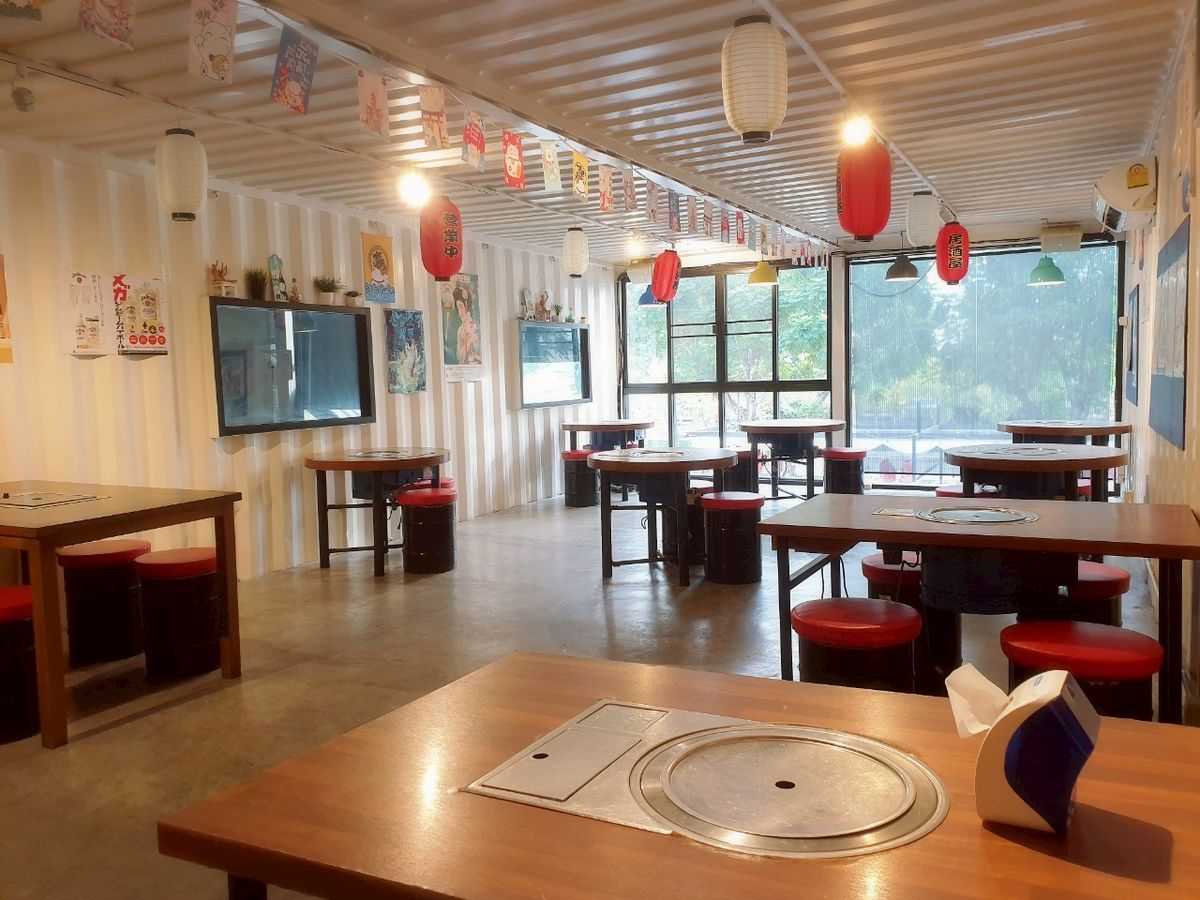 For SaleRetail SpaceSathorn, Narathiwat : Korean and Japanese restaurants for sale Next to the main road opposite Lotus Rama 3, near Central Department Store and Terminal 21.