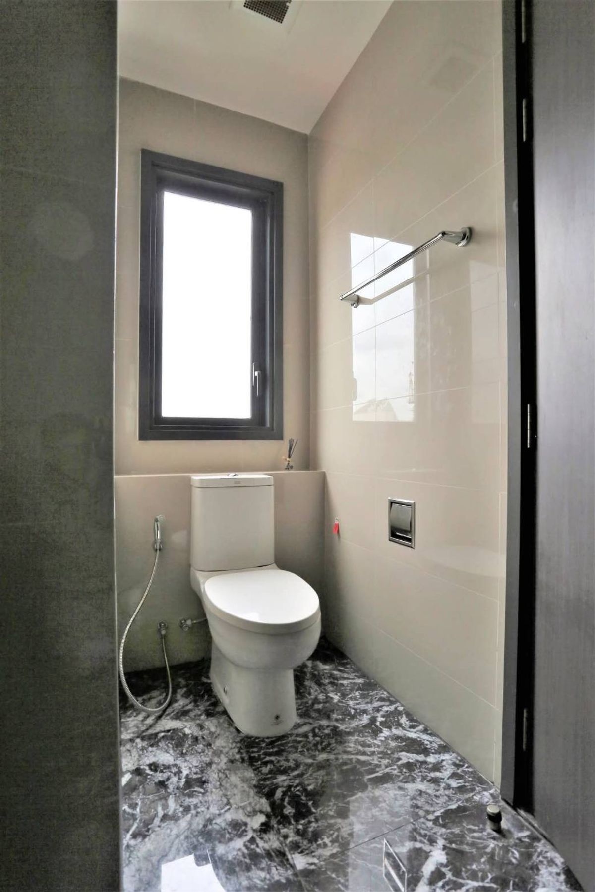 For RentCondoSukhumvit, Asoke, Thonglor : 💥ST-8709💥Edge Sukhumvit 23 👉Line : @accessliving