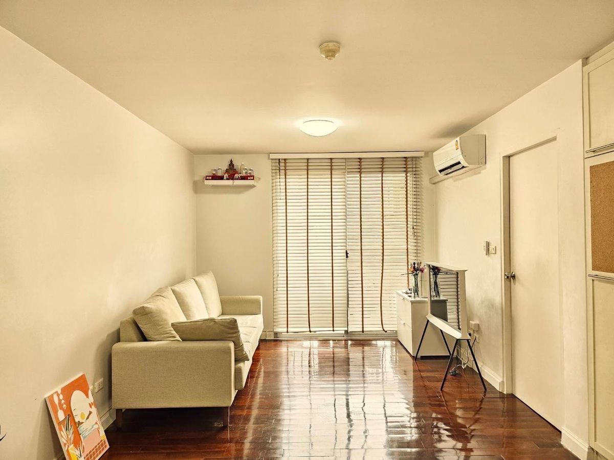 For RentCondoSukhumvit, Asoke, Thonglor : Condo for rent 49 Plus Sukhumvit 49 | Newly renovated room, 50 sq m. Call 0994629391 Bird.