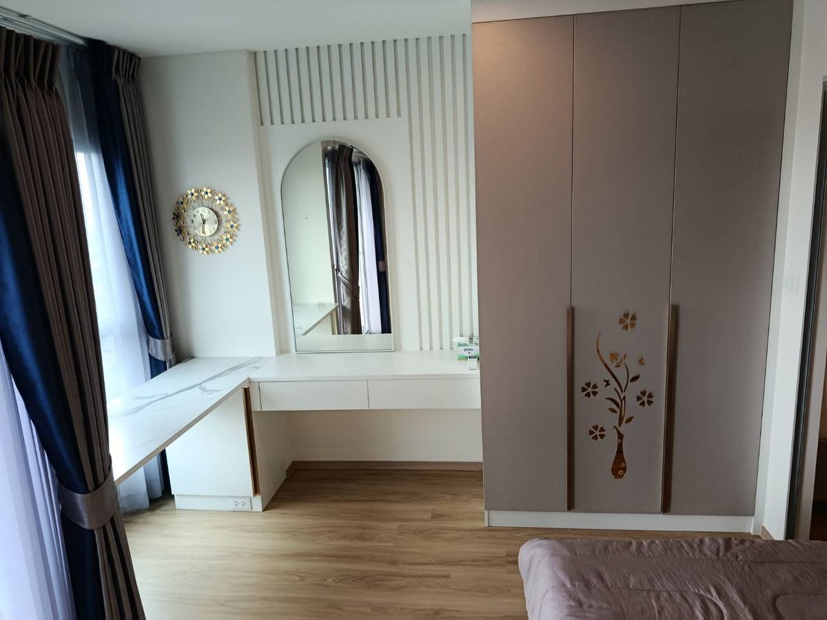 For SaleCondoPinklao, Charansanitwong : Condo for sale Lumpini Ville Charan-Fai Chai, price 2.39 million baht.