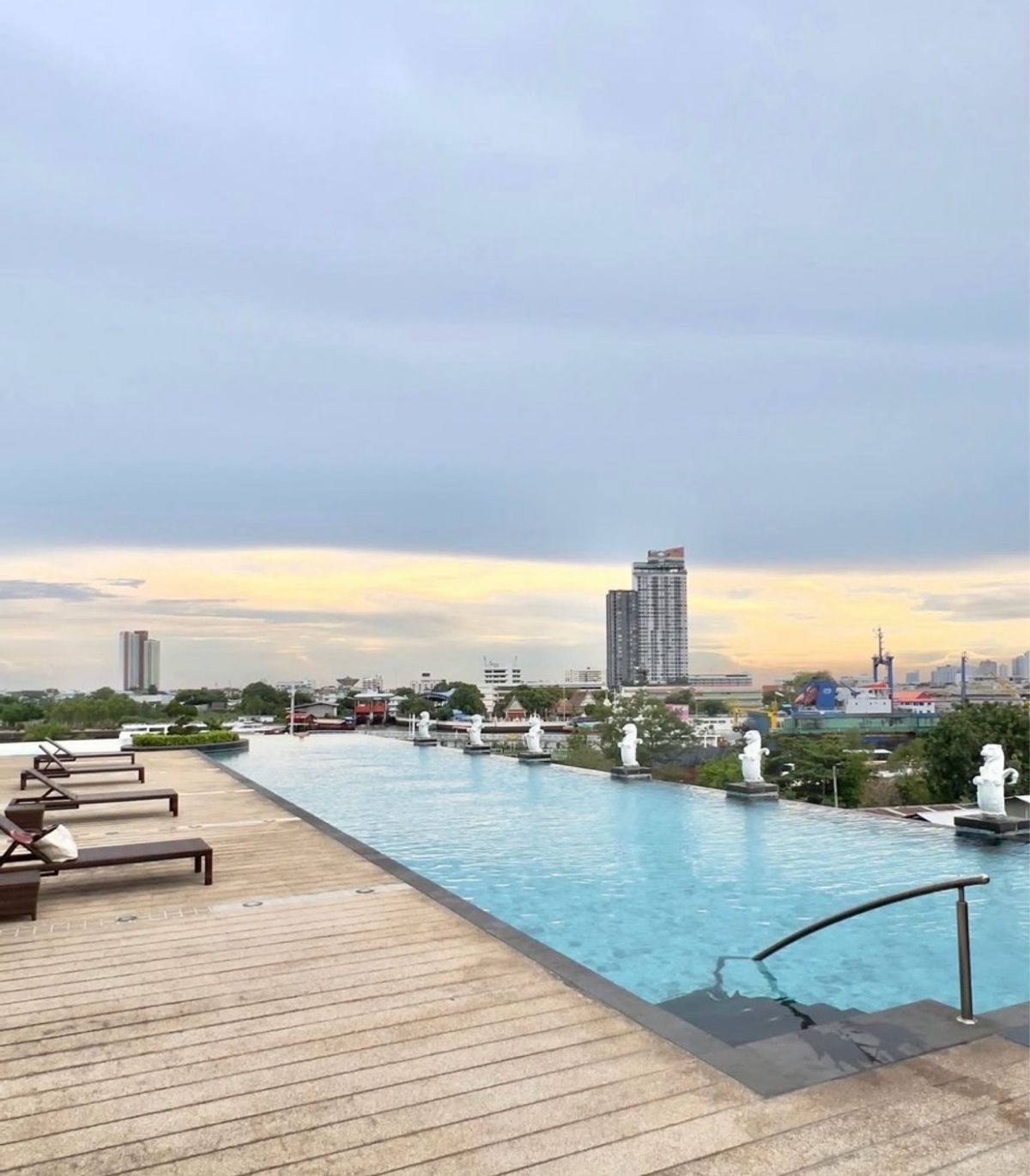 ขายคอนโดพระราม 3 สาธุประดิษฐ์ : 🌆Condo Supalai Casa Riva 2ห้องนอน วิวแม่น้ำและวิวสระ